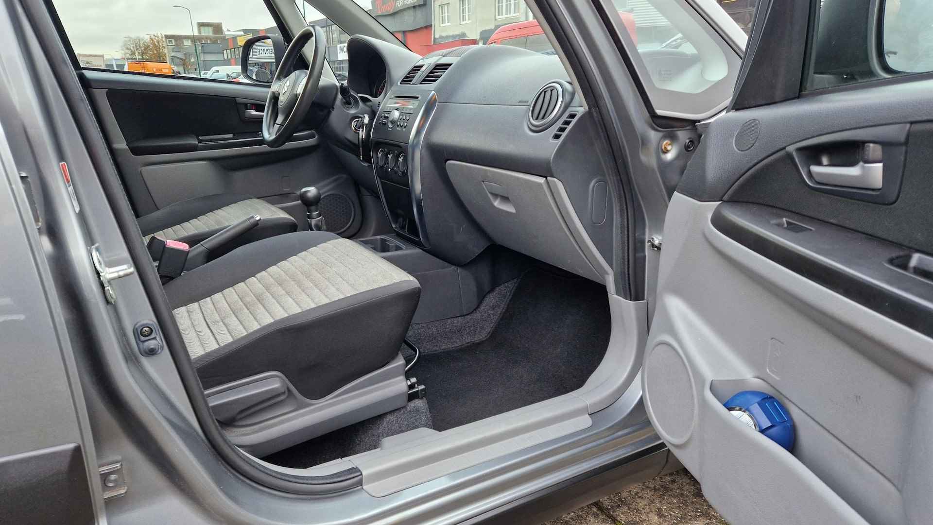 Suzuki SX4 1.6 Comfort - 9/24