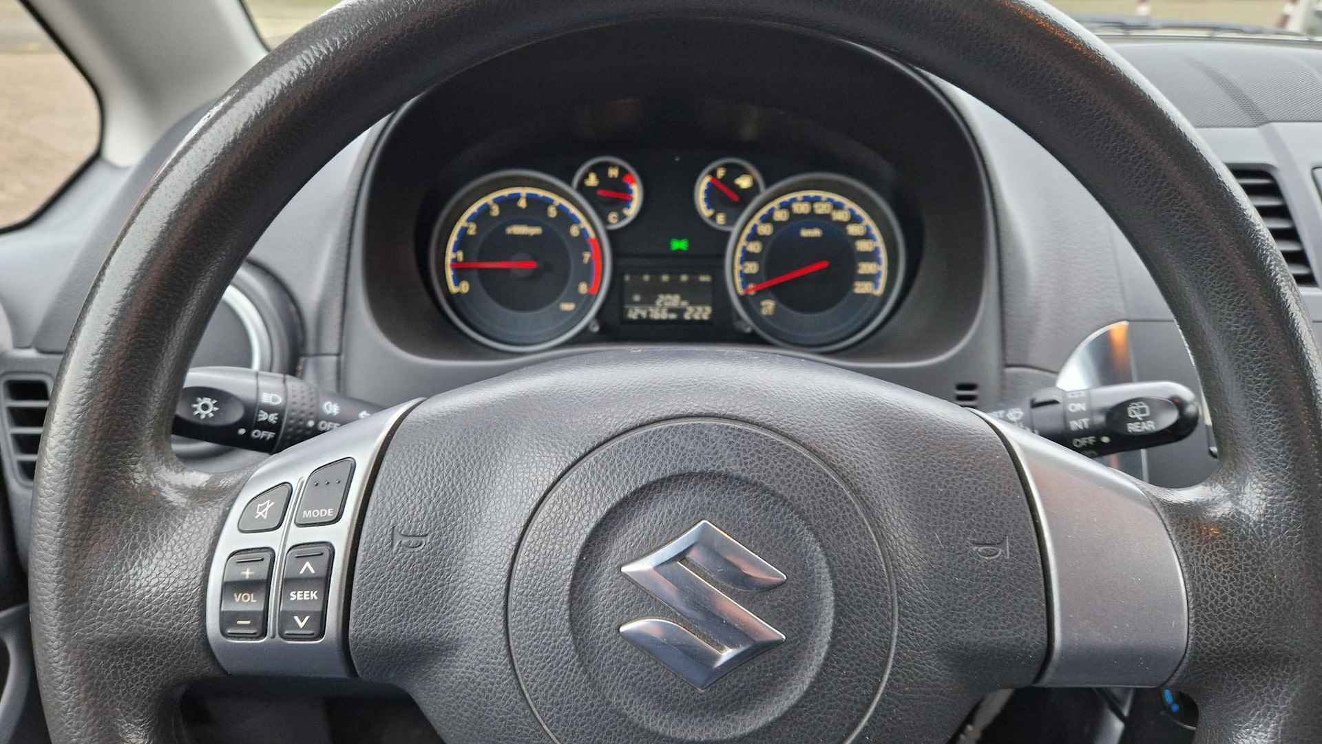 Suzuki SX4 1.6 Comfort - 18/24