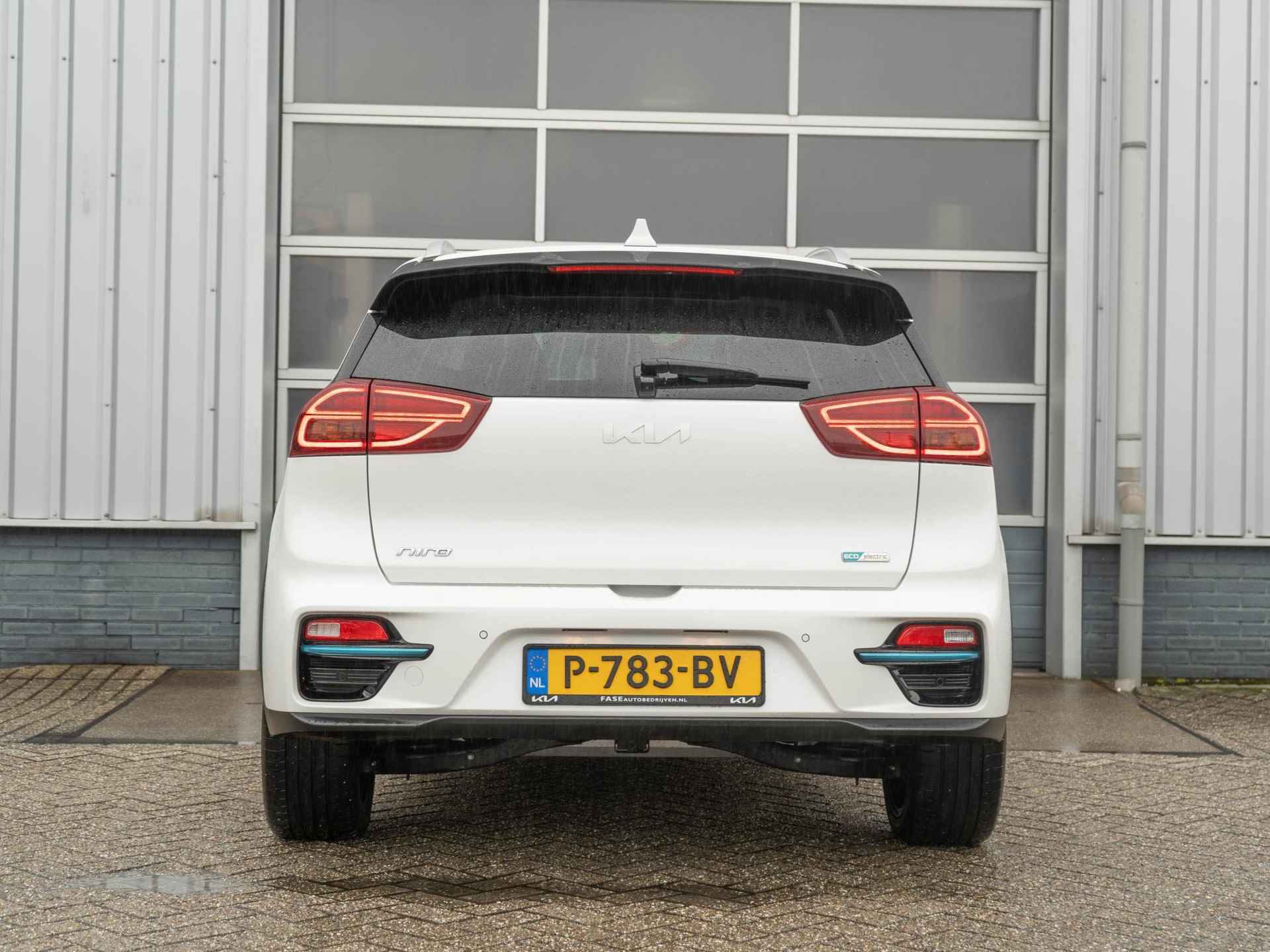 Kia e-Niro ExecutiveLine 64 kWh Schuifdak | Stoelverwarming | Climate control | Navigatie| Keyless entry | - 10/33