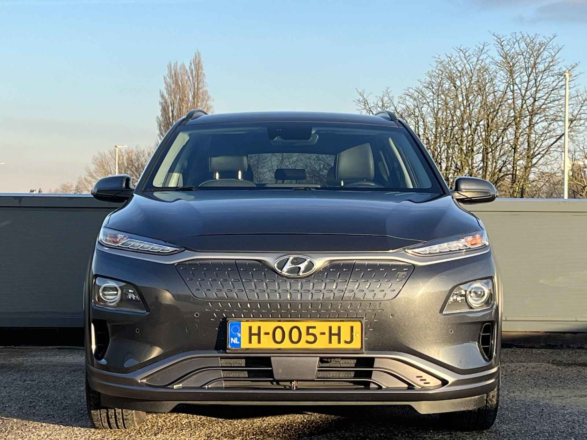 Hyundai Kona EV Premium 64 kWh | 3- Fase OBC | Geïntegreerde navigatiesysteem | Head up display | Lederen bekleding | - 5/57