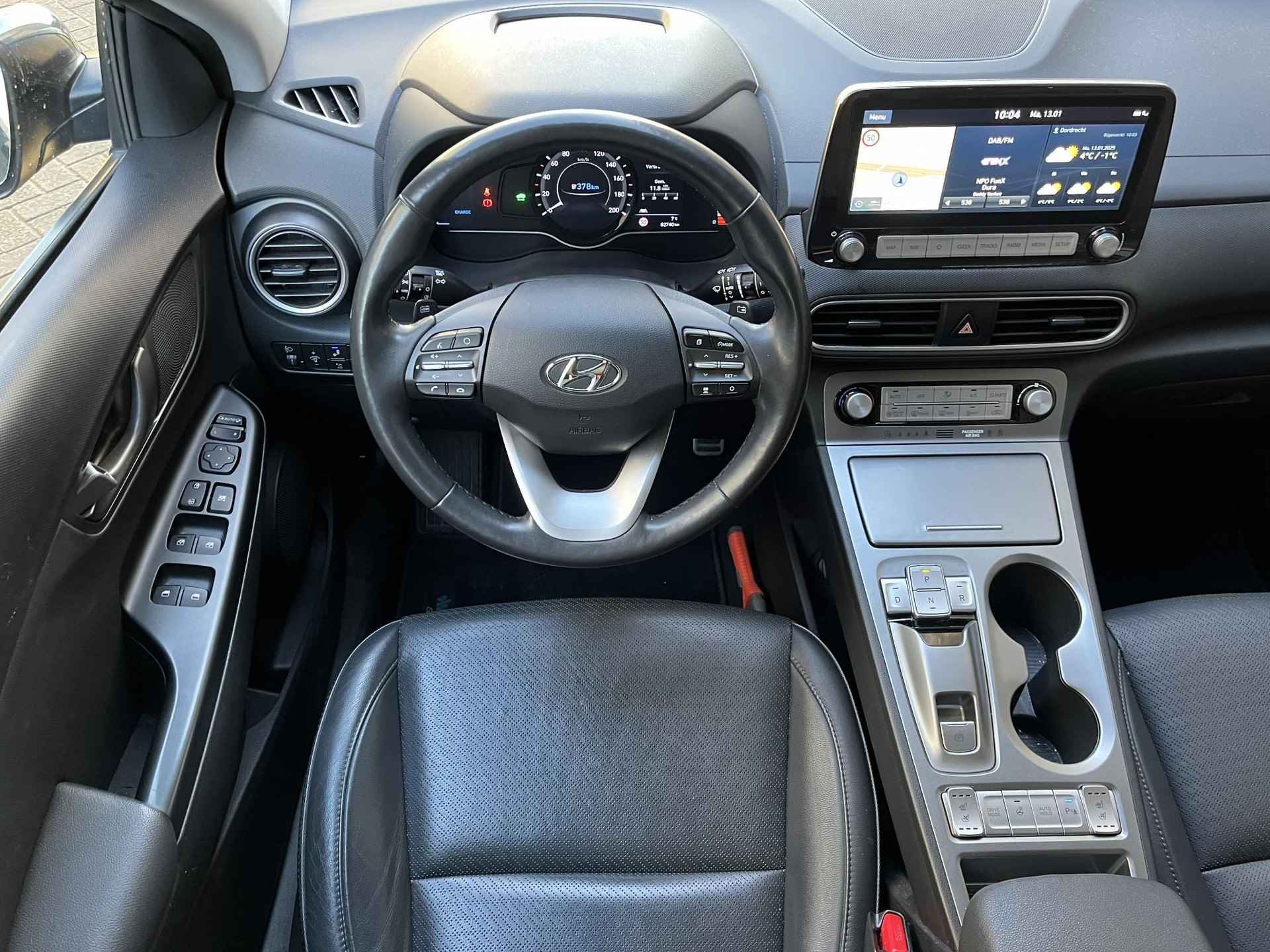 Hyundai Kona EV Premium 64 kWh | 3- Fase OBC | Geïntegreerde navigatiesysteem | Head up display | Lederen bekleding | - 14/57