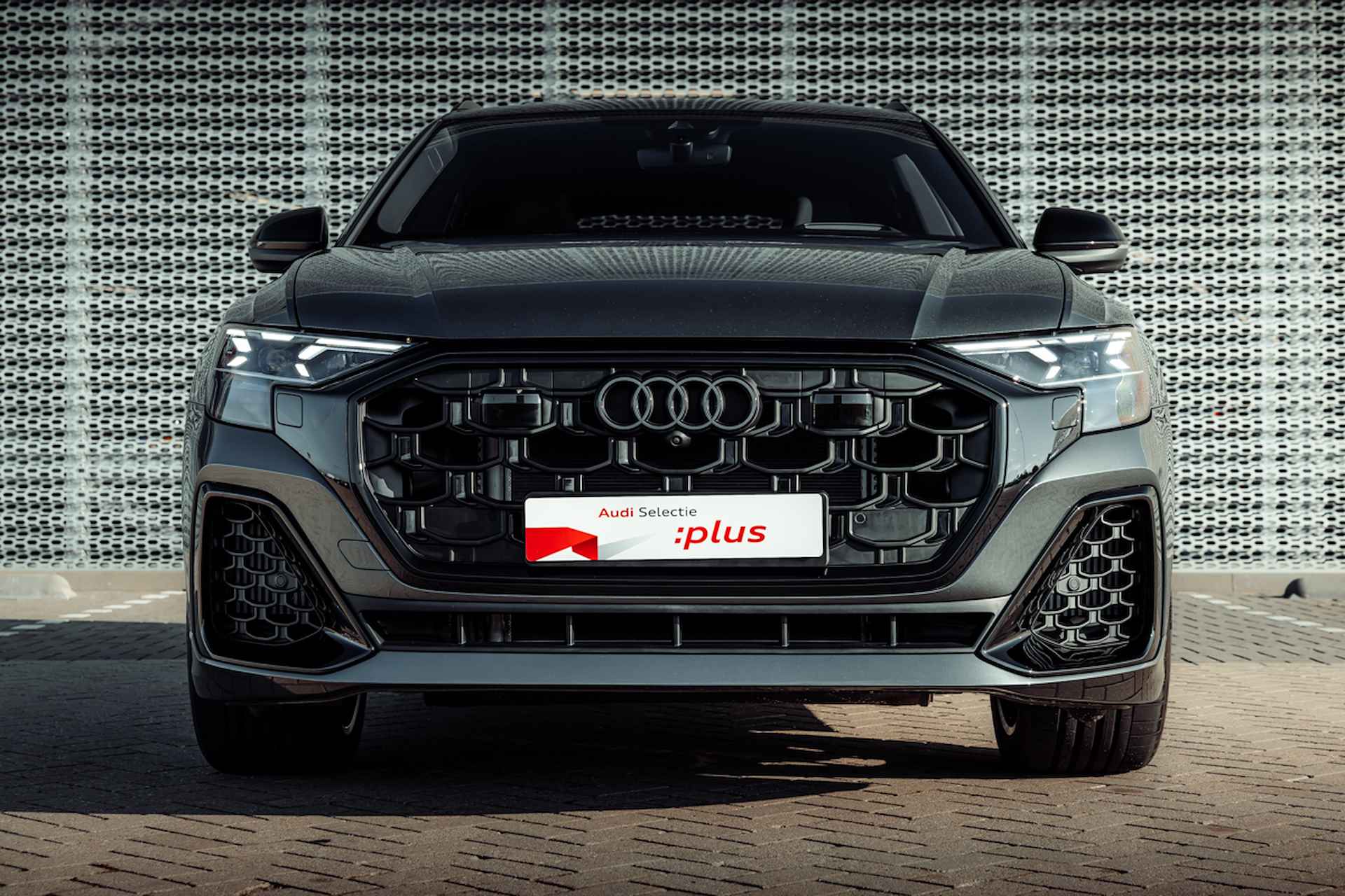 Audi Q8 60 TFSI e 490pk quattro Pro Line S Competition | FACELIFT | Panoramadak | S-sportstoelen | Leder met ruitstiksel | Head Up | Bang & Olufsen | 22" LM velgen | Optiek zwart | Trekhaak | City & Parking - 6/38