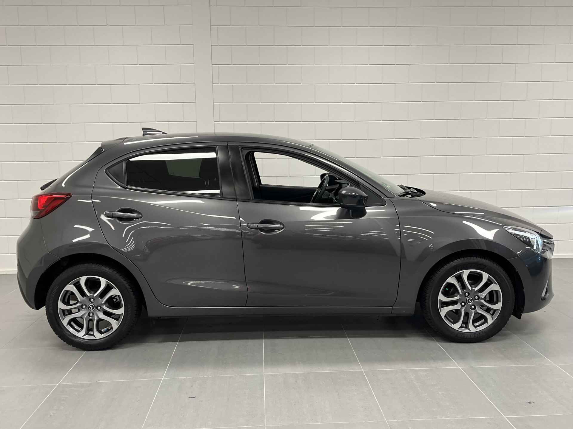 Mazda 2 1.5 Skyactiv-G GT-M TREKHAAK | NAVIGATIE | HALF LEDER - 8/43