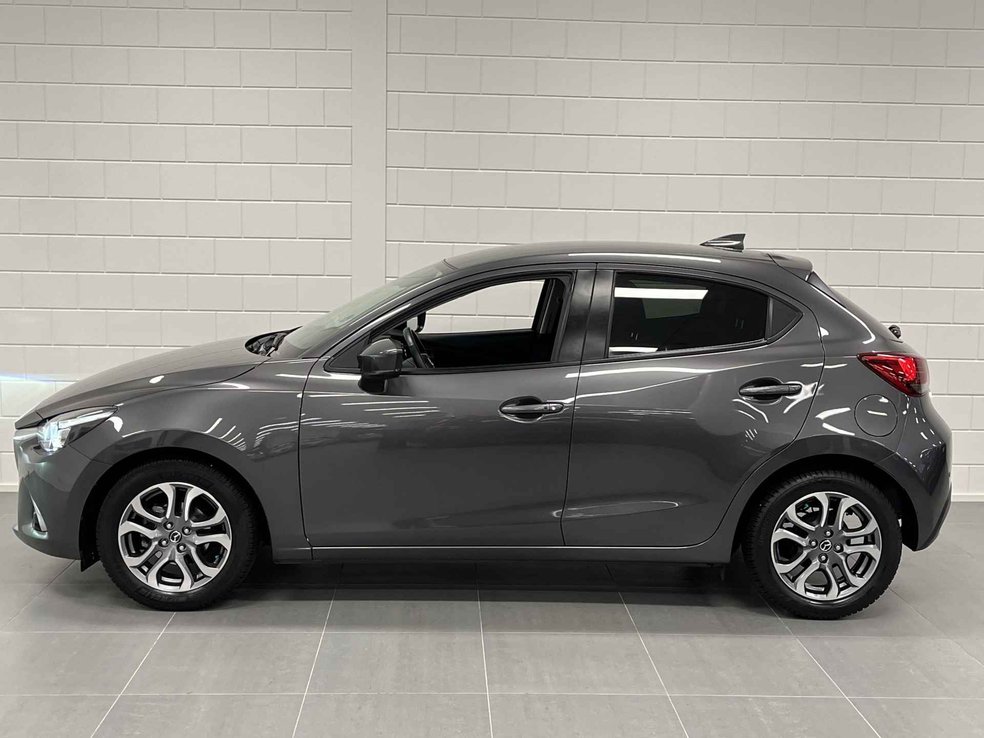 Mazda 2 1.5 Skyactiv-G GT-M TREKHAAK | NAVIGATIE | HALF LEDER - 9/43