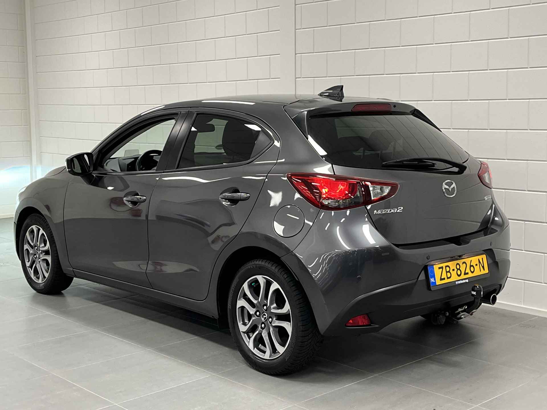 Mazda 2 1.5 Skyactiv-G GT-M TREKHAAK | NAVIGATIE | HALF LEDER - 11/43