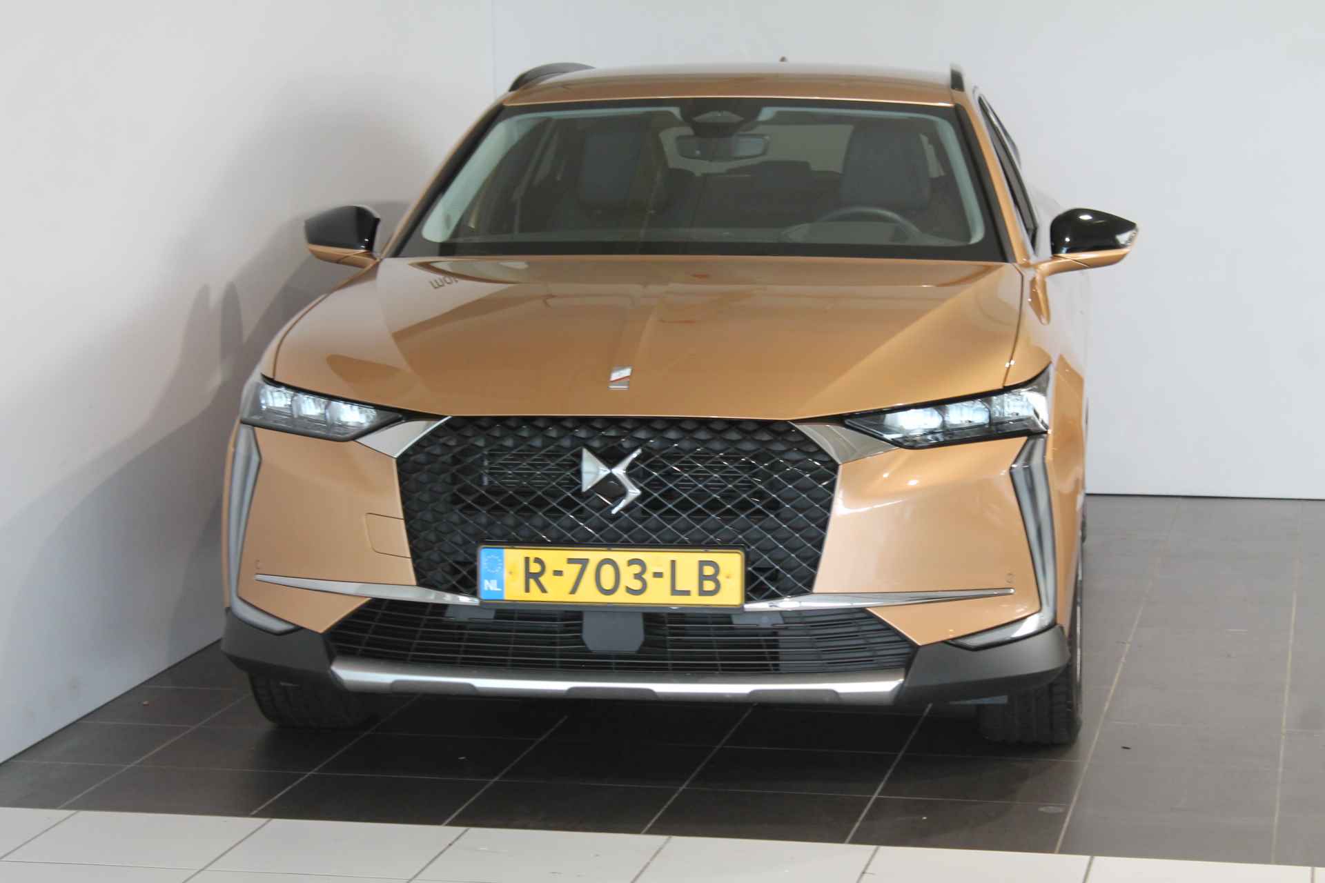 DS Ds 4 1.6 E-Tense 225pk Automaat Trocadero Cross Rijdende Demo - 2/20