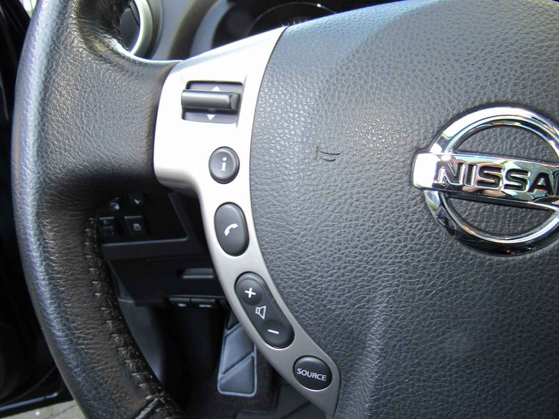 Nissan Qashqai 1.6 2WD MY2010 Acenta met panoramadak en trekhaak - 16/22