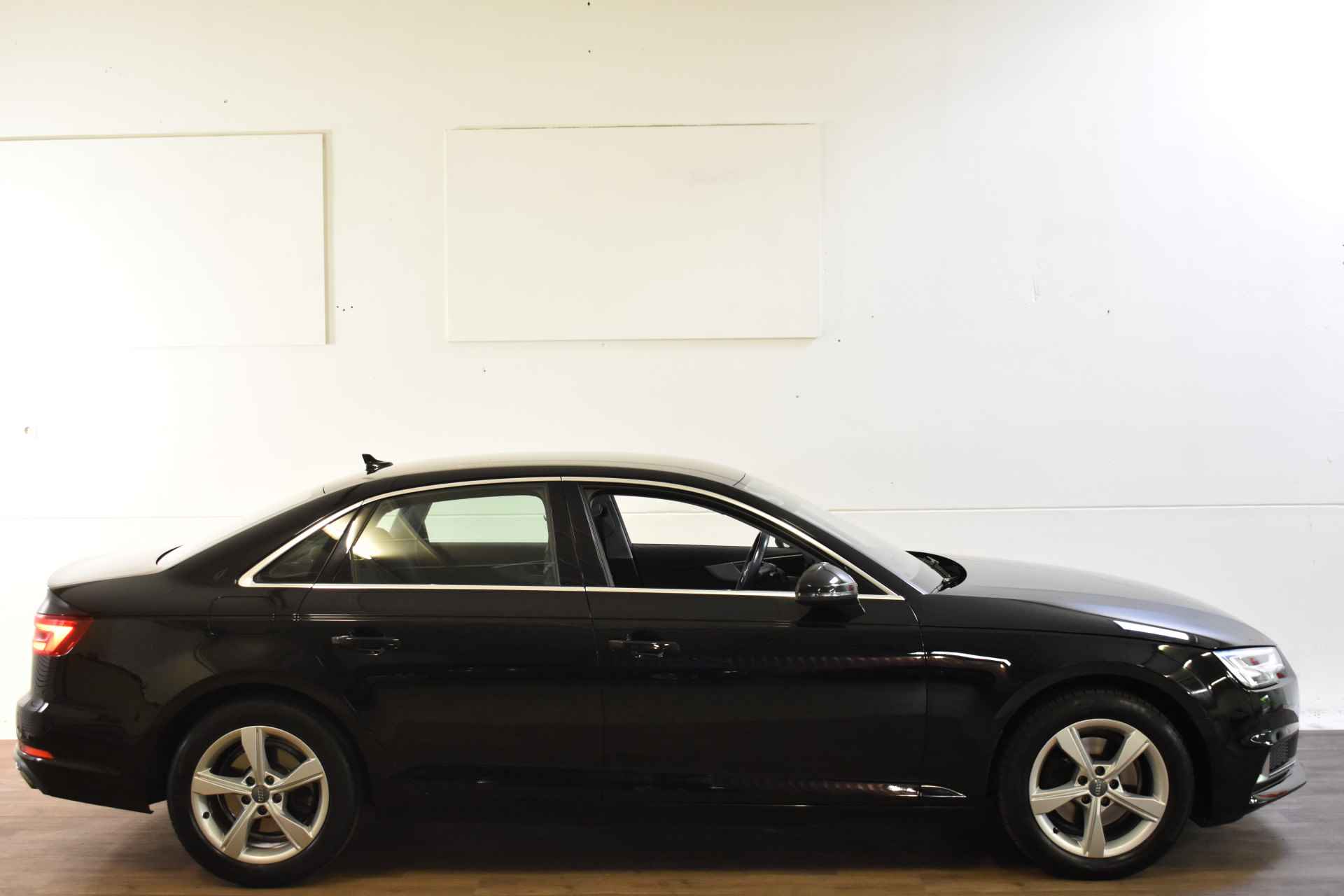 Audi A4 Limousine 35 TFSI 2.0 150PK S TRONIC SPORT EDITION NAVI/PDC/LED - 4/34