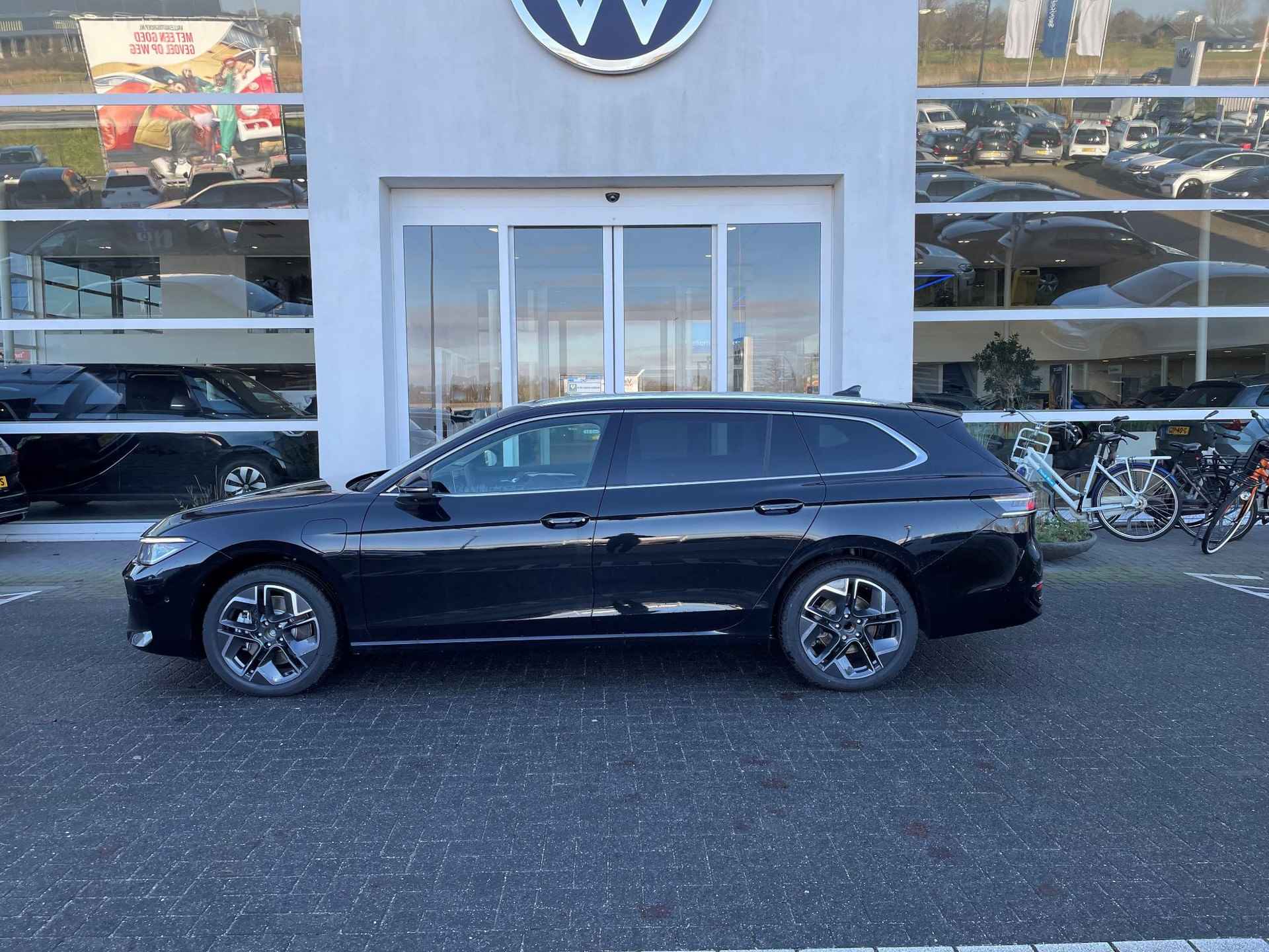 Volkswagen Passat Variant 1.5 PHEV 204PK DSG Elegance Business - 3/15