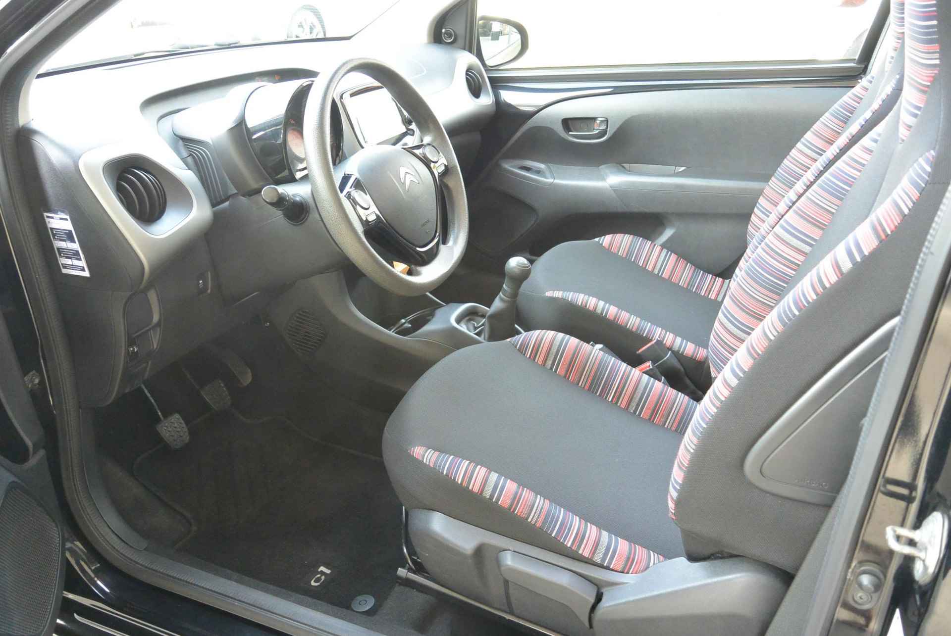 Citroën C1 VTi 68pk Airscape Feel │ 7" touchscreen │ Airconditioning │ All season banden - 5/52