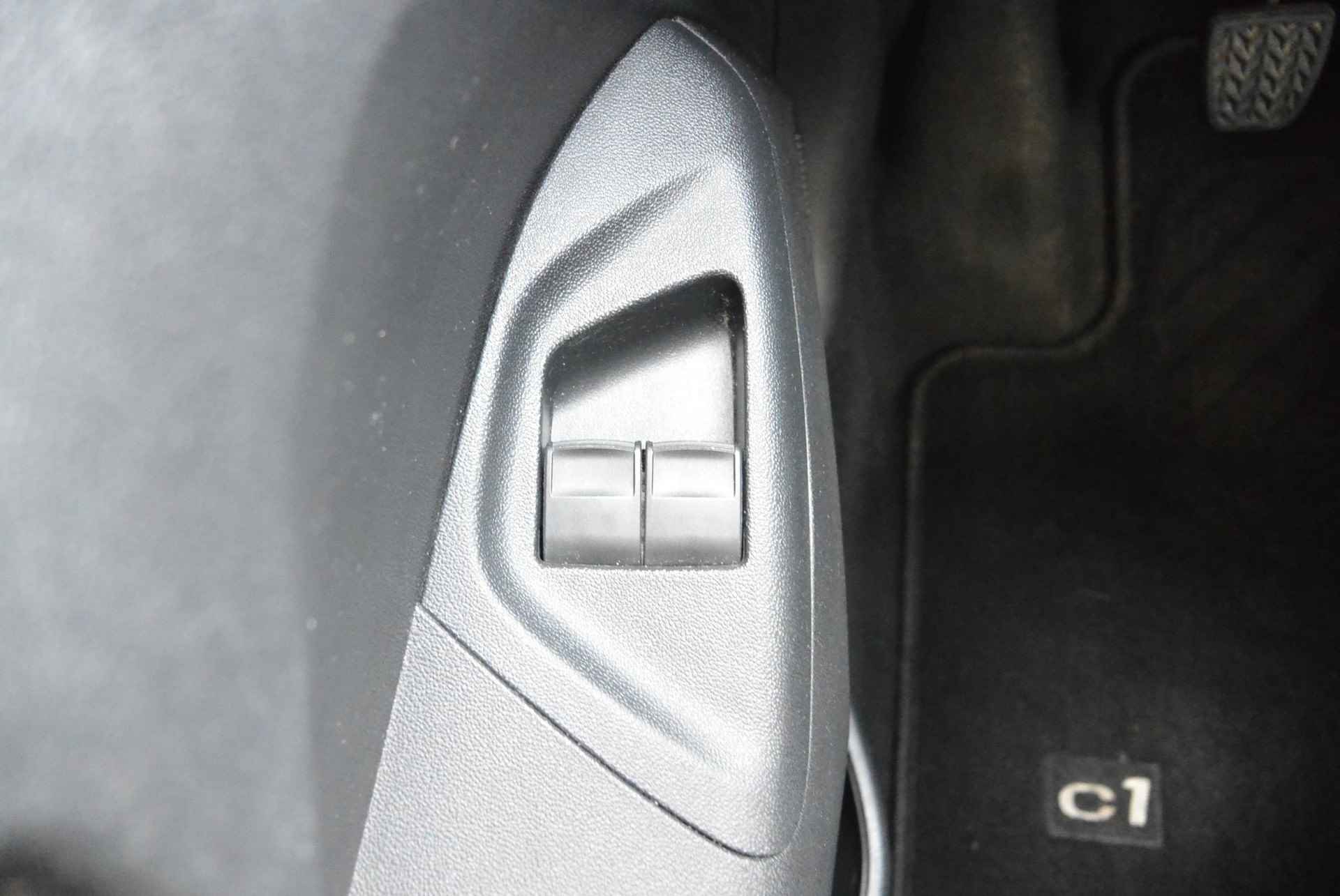 Citroën C1 VTi 68pk Airscape Feel │ 7" touchscreen │ Airconditioning │ All season banden - 32/52