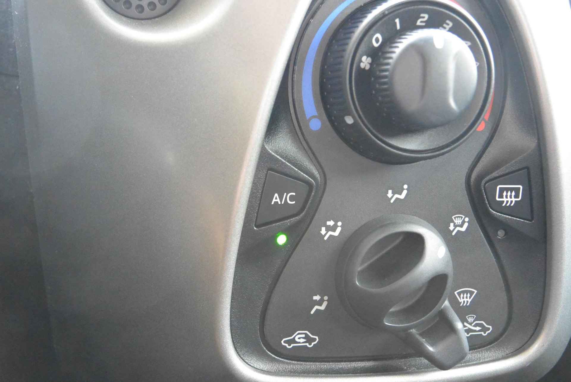 Citroën C1 VTi 68pk Airscape Feel │ 7" touchscreen │ Airconditioning │ All season banden - 43/52