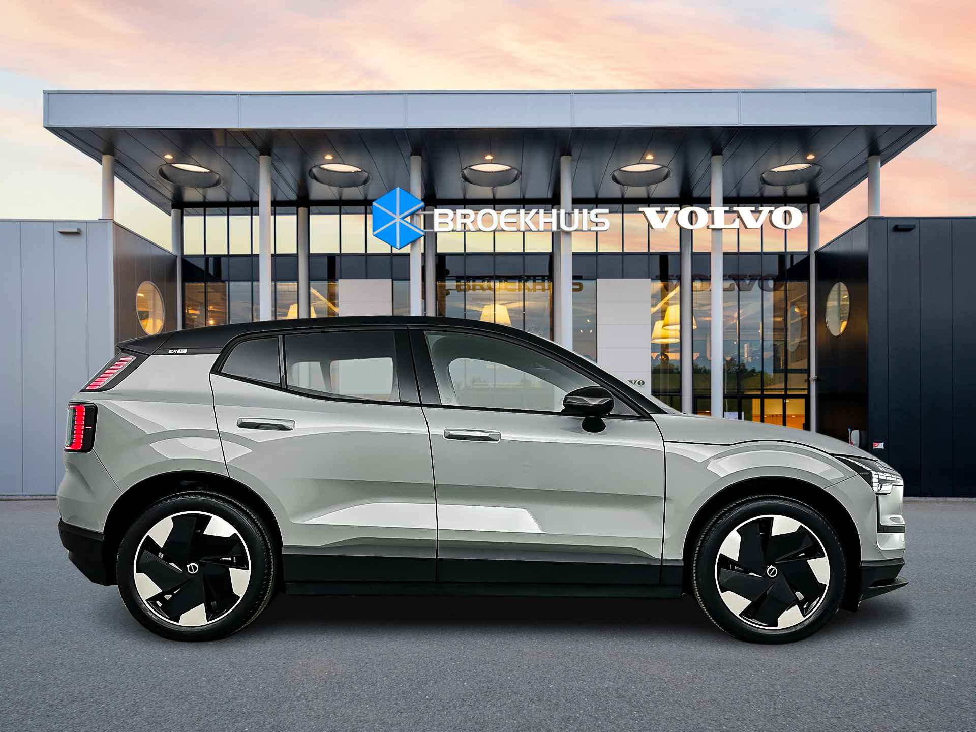 Volvo EX30 Single Motor Extended Range Plus | Getint glas | Adaptieve cruise | BLIS | Harman Kardon | Keyless | Elektr. achterklep | Achter - 8/30