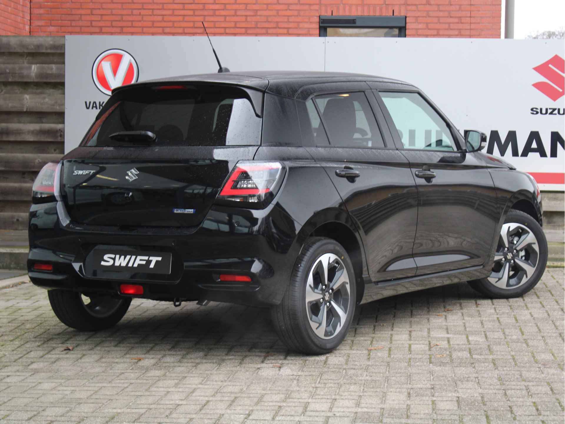 Suzuki Swift 1.2 Style Smart Hybrid Adaptieve Cruise Control, Navigatie, Parkeersensoren, Achteruitrijcamera, Stoelverwarming - 3/37