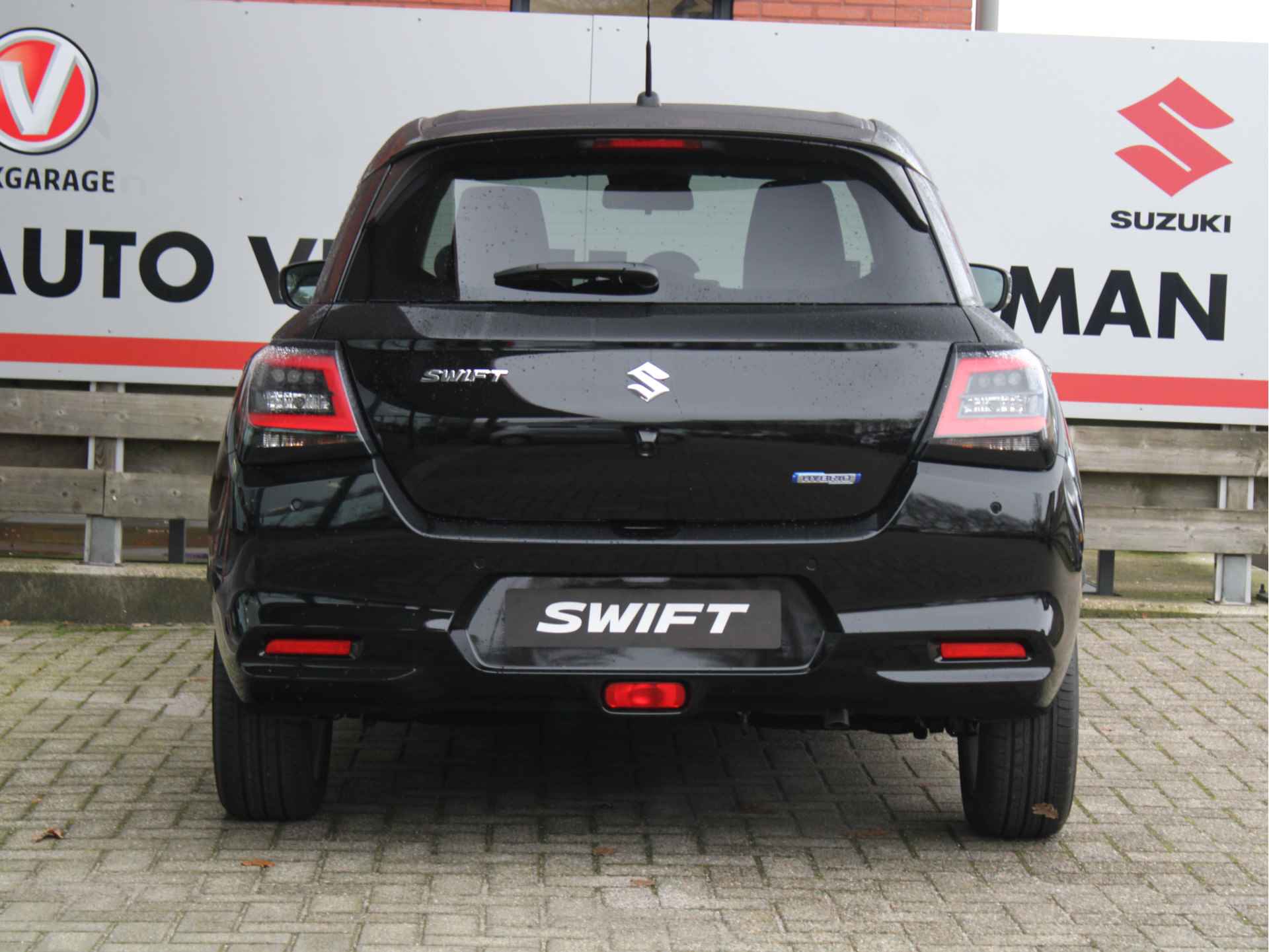 Suzuki Swift 1.2 Style Smart Hybrid Adaptieve Cruise Control, Navigatie, Parkeersensoren, Achteruitrijcamera, Stoelverwarming - 12/37