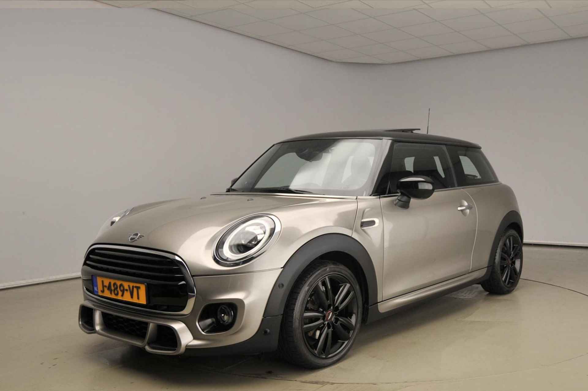 Mini 3-deurs Cooper JCW Pakket / Panoramadak / Harman-Kardon / JCW Stoelen / PDC / LED / 17 inch JCW Spoke black - 37/37