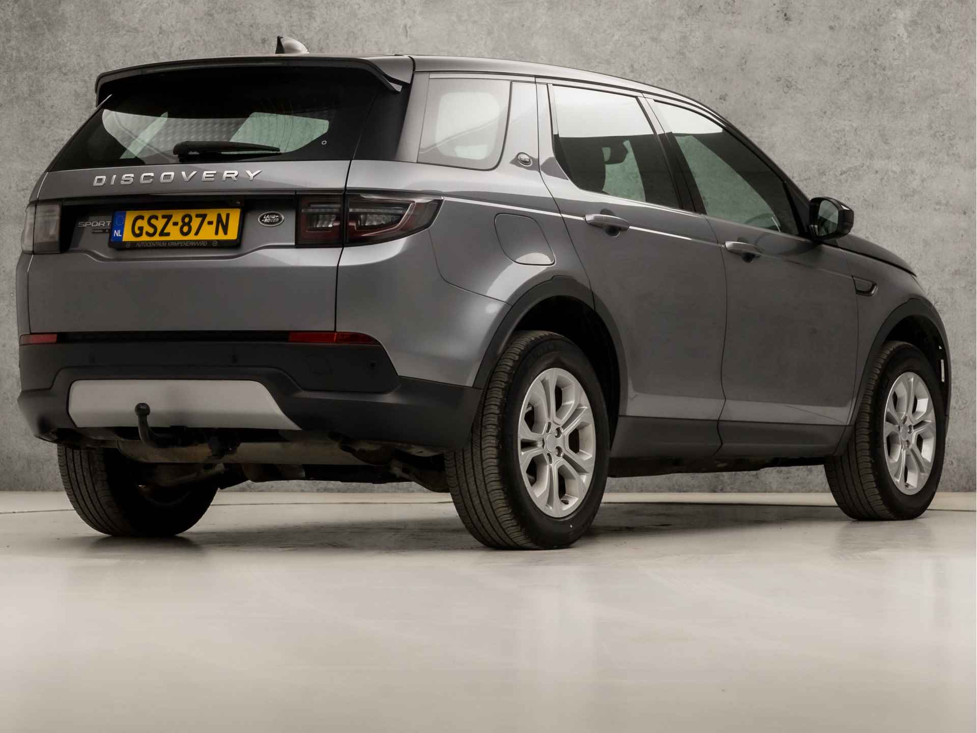 Land Rover Discovery Sport P300e 1.5 309Pk Automaat (APPLE CARPLAY, GROOT NAVI, CAMERA, TREKHAAK, LEDER, ELEK SPORTSTOELEN, CRUISE, LANE ASSIST, NIEUWE APK, NIEUWSTAAT) - 5/38