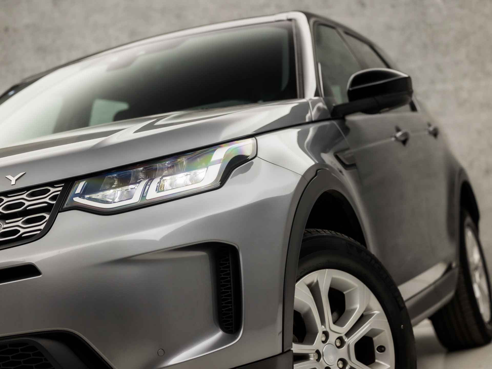 Land Rover Discovery Sport P300e 1.5 309Pk Automaat (APPLE CARPLAY, GROOT NAVI, CAMERA, TREKHAAK, LEDER, ELEK SPORTSTOELEN, CRUISE, LANE ASSIST, NIEUWE APK, NIEUWSTAAT) - 11/38