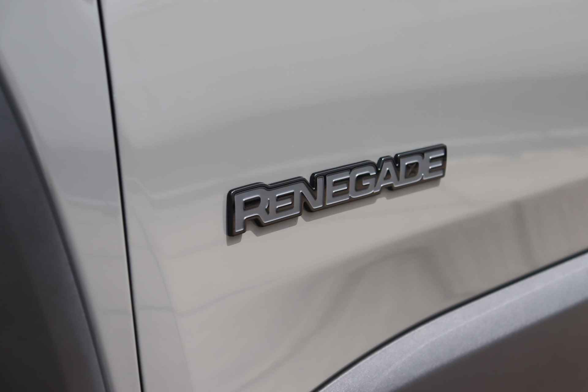 Jeep Renegade 1.0T Limited * Keyless * Carplay * Black Pack * - 38/60