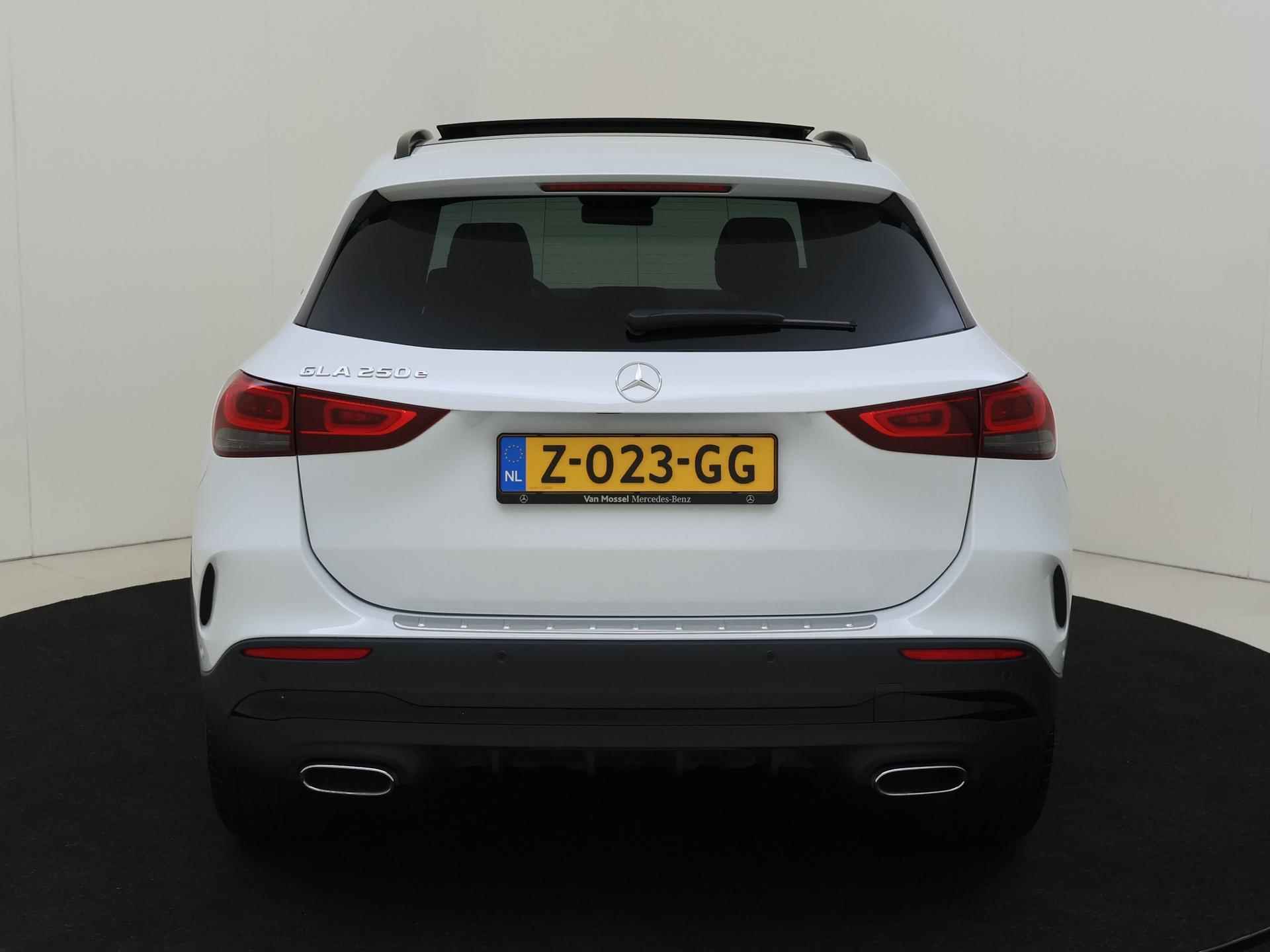 Mercedes-Benz GLA-klasse 250 e AMG Line / Panoramadak/ Night/ 20 inch/ Sfeerverlichting/ - 8/34