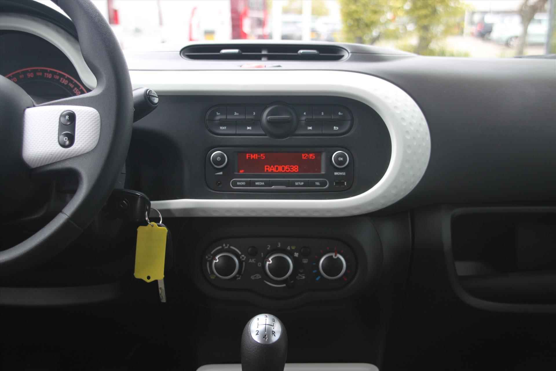 RENAULT Twingo 70PK-COLLECTION-48DKM-AIRCO-CRUISE-BLUETOOTH- - 10/20