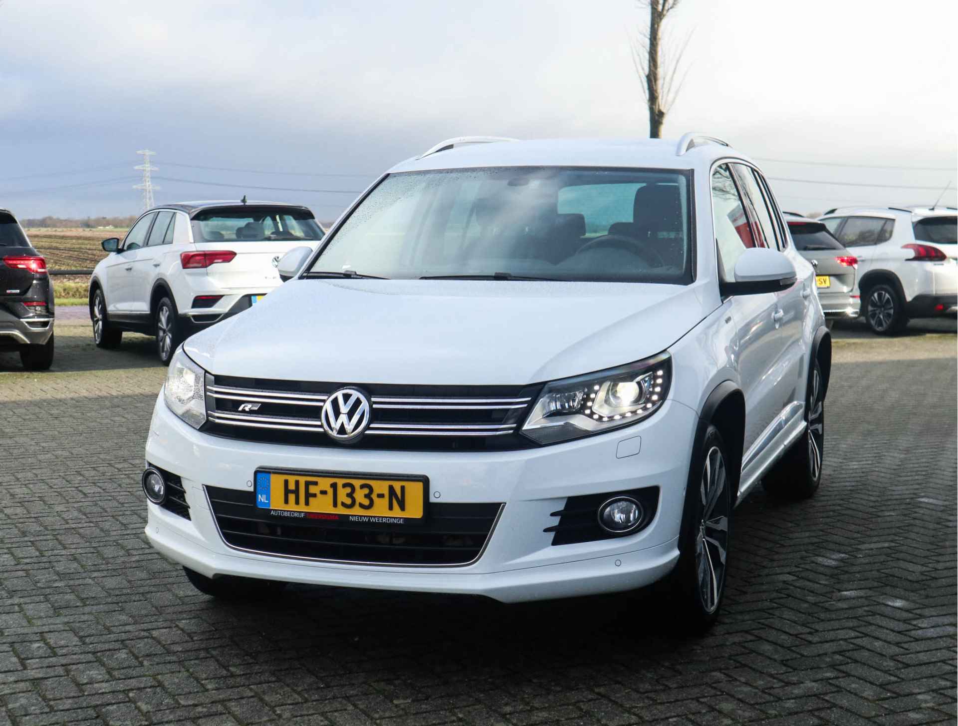 Volkswagen Tiguan 1.4 TSI R-Line Edition Navi/Xenon/Trekhaak/Carplay/Stoelverw/Clima/LED - 5/35