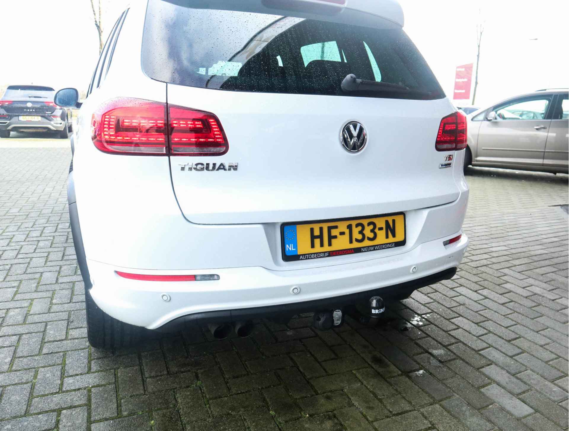 Volkswagen Tiguan 1.4 TSI R-Line Edition Navi/Xenon/Trekhaak/Carplay/Stoelverw/Clima/LED - 15/35