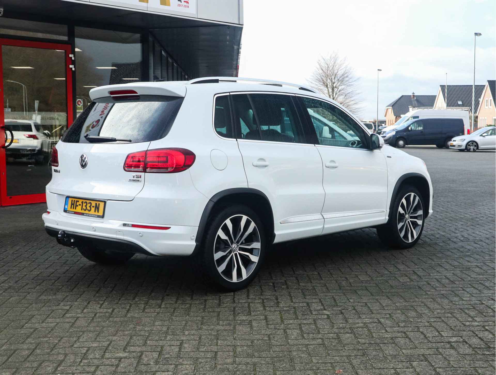 Volkswagen Tiguan 1.4 TSI R-Line Edition Navi/Xenon/Trekhaak/Carplay/Stoelverw/Clima/LED - 34/35