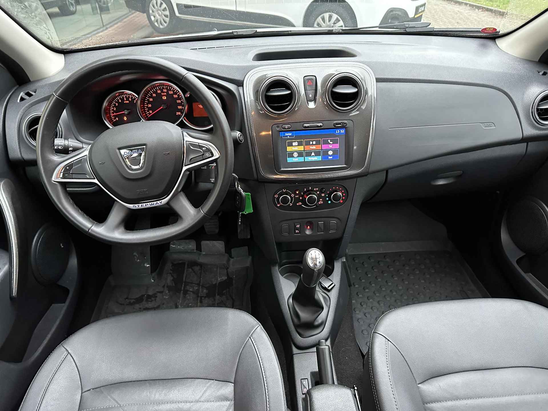 Dacia Logan MCV 0.9 TCe 90 Stepway | DAB+ | Navi | Airco | Leder | Cruise | PDC + Camera - 10/23