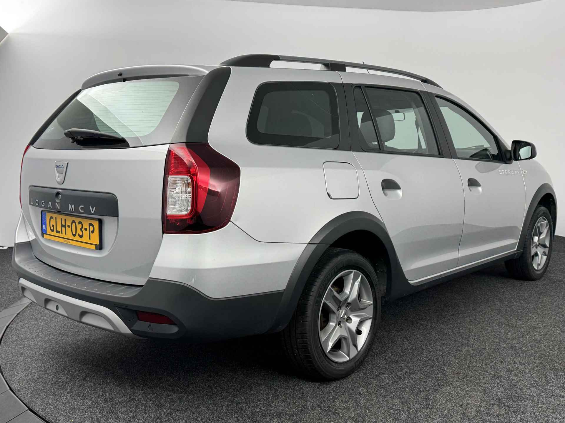 Dacia Logan MCV 0.9 TCe 90 Stepway | Navigatie | Achteruitrijcamera | Leder | Stoelverwarming - 4/44