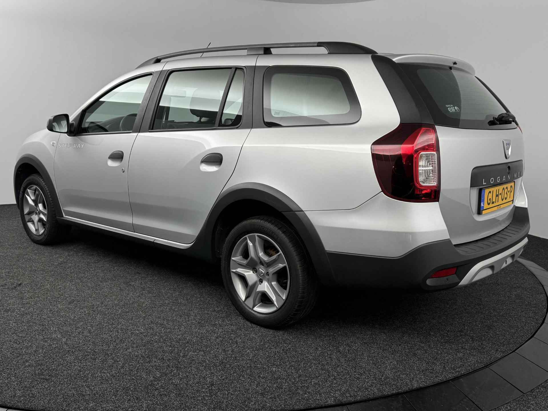 Dacia Logan MCV 0.9 TCe 90 Stepway | Navigatie | Achteruitrijcamera | Leder | Stoelverwarming - 7/44