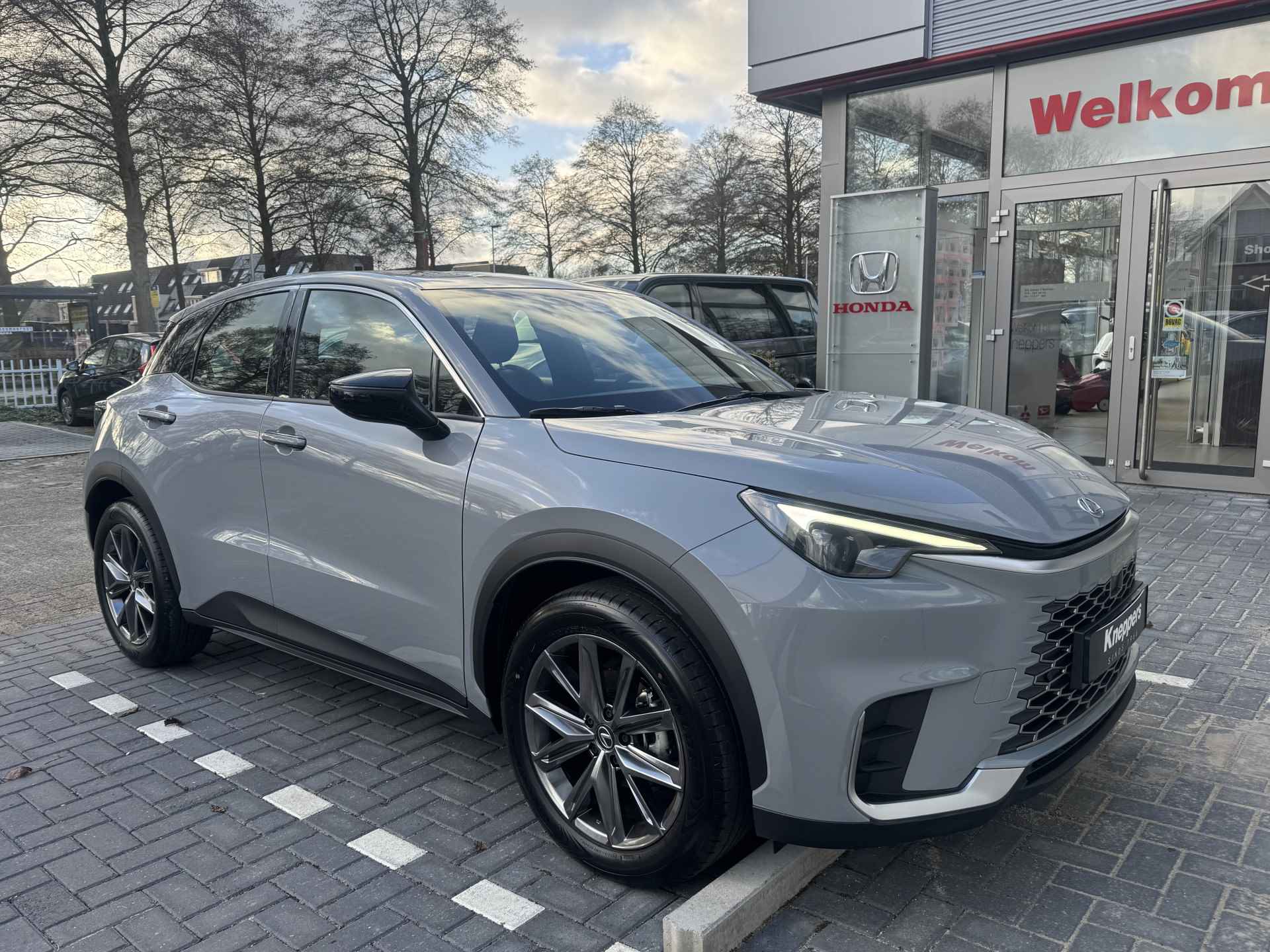 Lexus LBX Business Line Pro 2WD Dodehoekdetectie, Beige leer, Elektrische achterklep , All-in Rijklaarprijs - 39/41