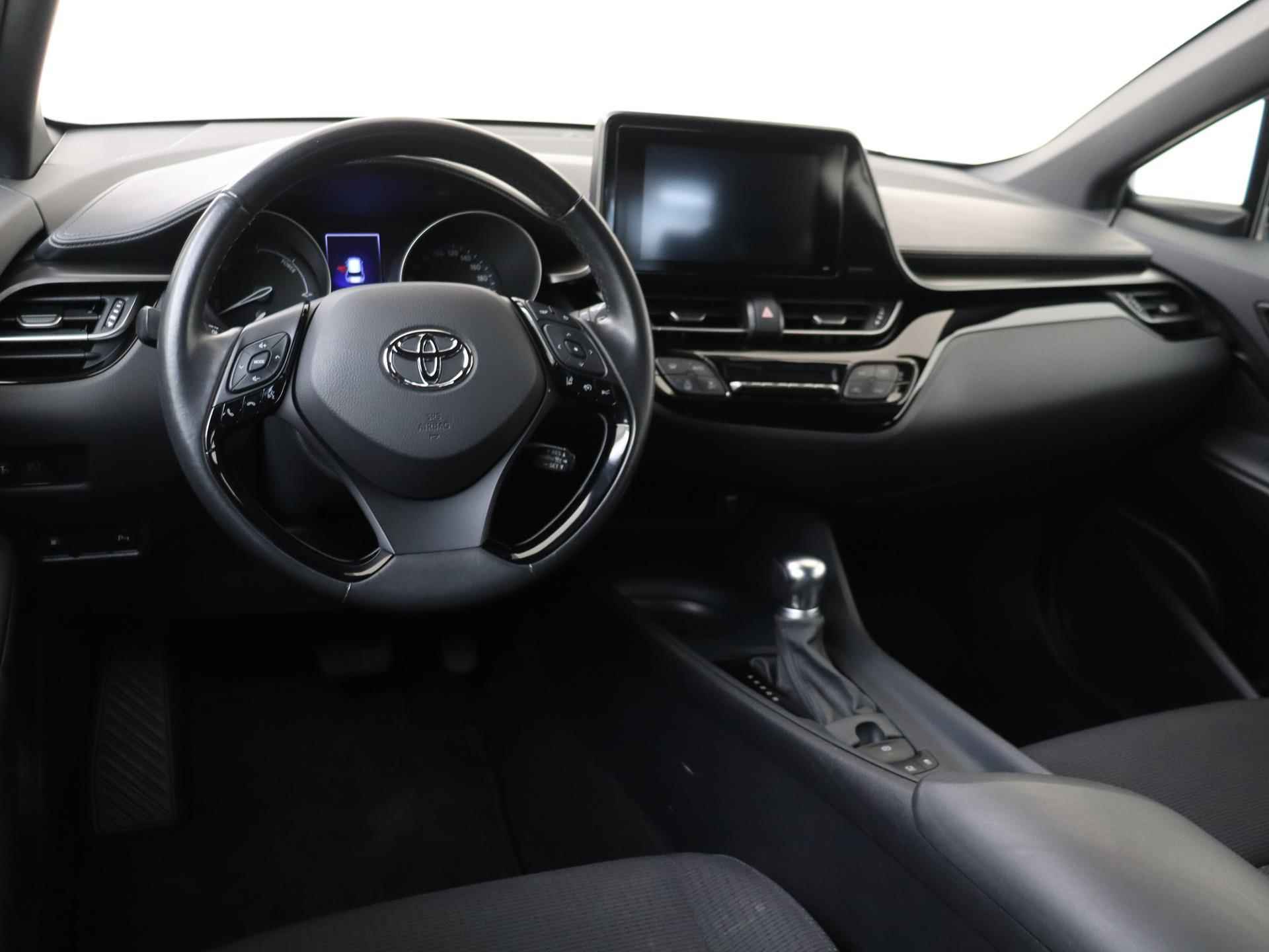 Toyota C-HR 1.8 Hybrid Active | Camera | PDC | Adaptieve Cruise Control | Full-Map Navigatie | Climate Control | 17" LMV | Licht- en regensensor - 6/26