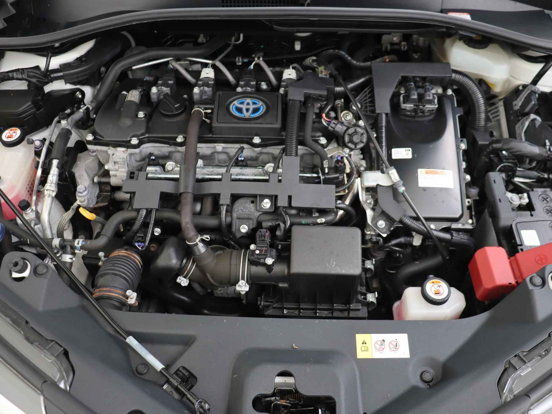 Toyota C-HR 1.8 Hybrid Active | Camera | PDC | Adaptieve Cruise Control | Full-Map Navigatie | Climate Control | 17" LMV | Licht- en regensensor - 11/26