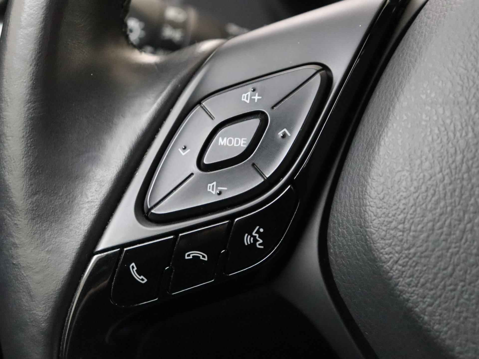 Toyota C-HR 1.8 Hybrid Active | Camera | PDC | Adaptieve Cruise Control | Full-Map Navigatie | Climate Control | 17" LMV | Licht- en regensensor - 19/26