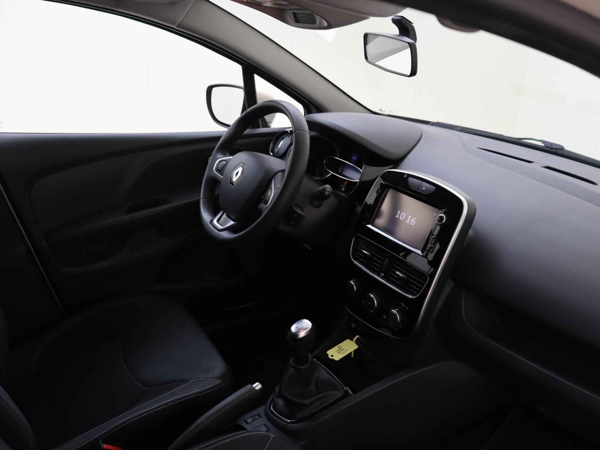 Renault Clio Estate 0.9 TCe Zen Navigatie / Airco / Trekhaak / Cruise Control / Bluetooth - 18/27