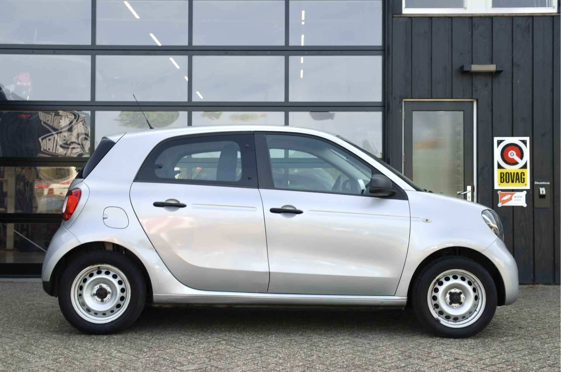 Smart Forfour 1.0 Pure | NL-Auto | Cruise | Airco | Lage KM - 4/29