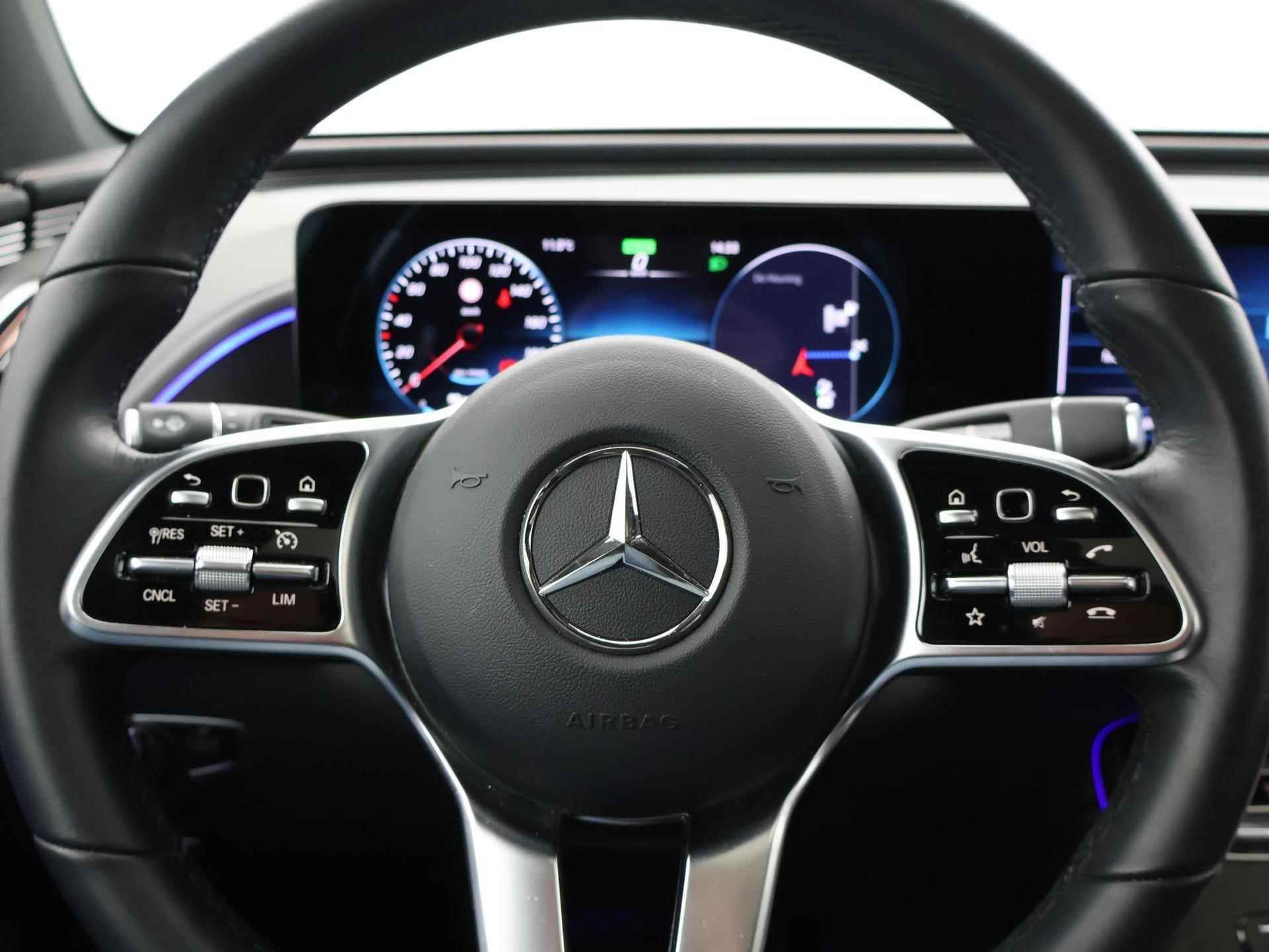 Mercedes-Benz EQC 400 4MATIC 80 KWH *27.654 KM!* + SCHUIFDAK / STANDKACHEL / CARPLAY / SPORTSTOELEN - 43/76