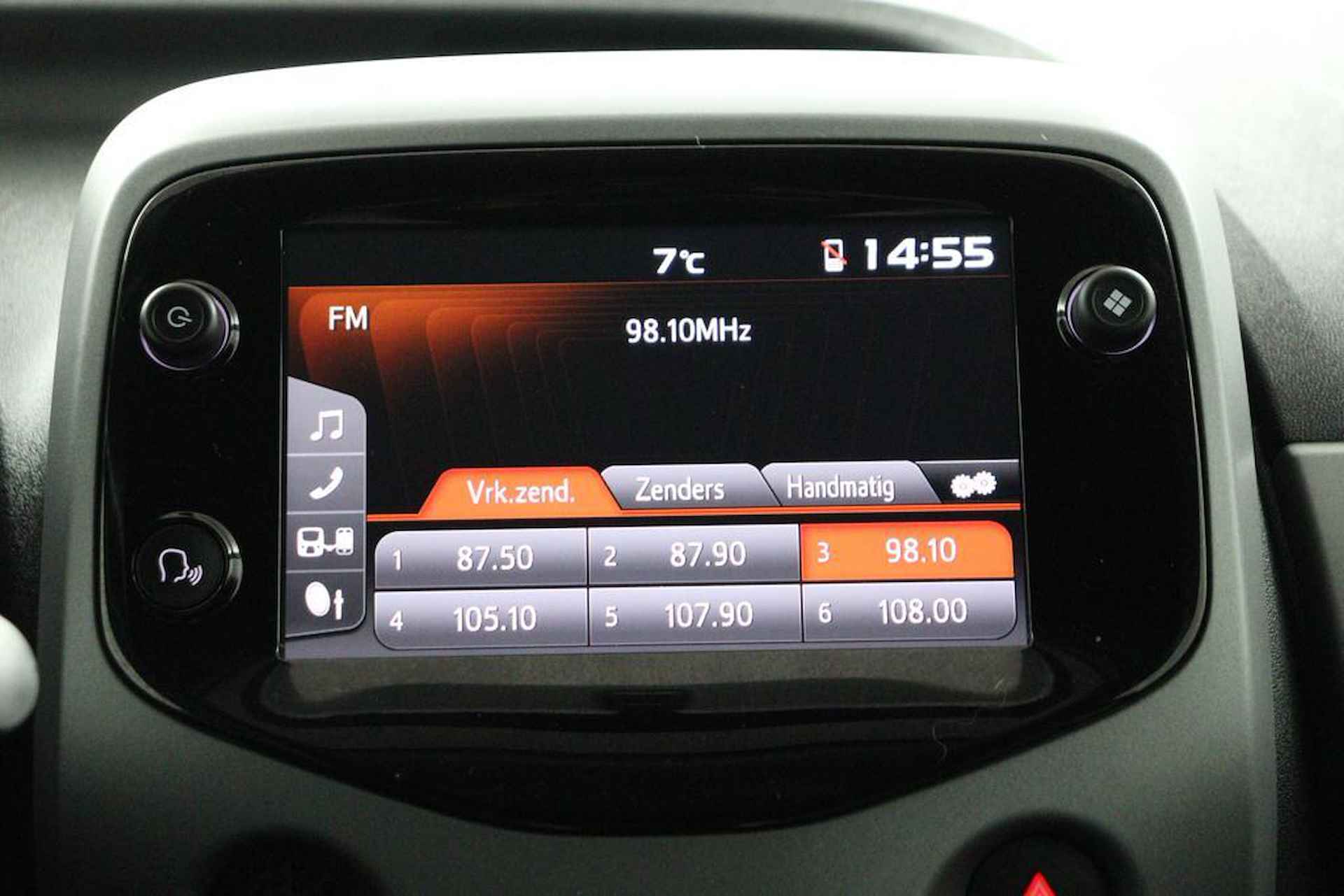 Toyota Aygo 1.0 VVT-i x-joy | Apple Carplay/Android Auto | Climate-Control | Parkeercamera | Lichtmetalen-Velgen | - 9/46