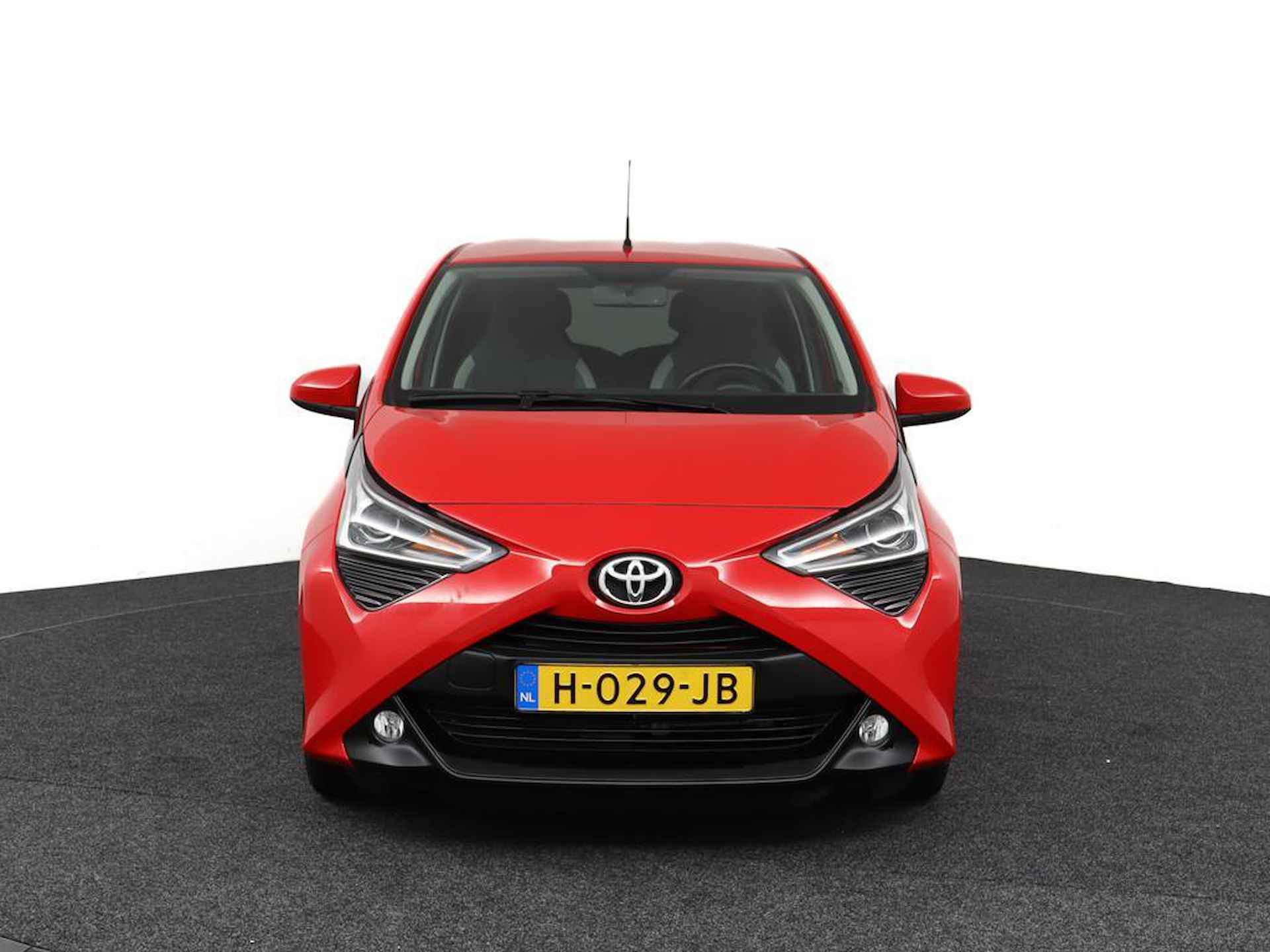 Toyota Aygo 1.0 VVT-i x-joy | Apple Carplay/Android Auto | Climate-Control | Parkeercamera | Lichtmetalen-Velgen | - 16/46