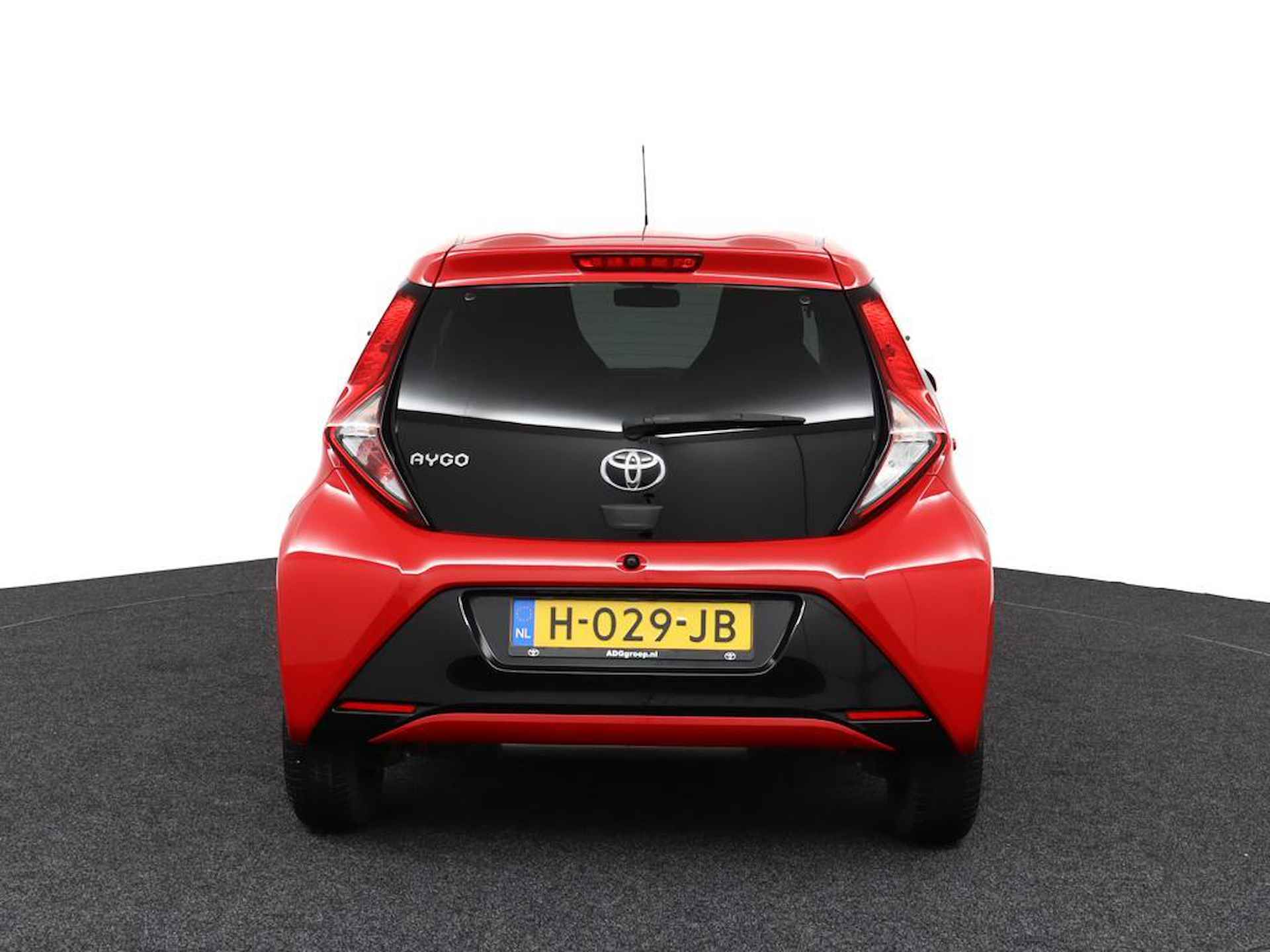 Toyota Aygo 1.0 VVT-i x-joy | Apple Carplay/Android Auto | Climate-Control | Parkeercamera | Lichtmetalen-Velgen | - 33/46