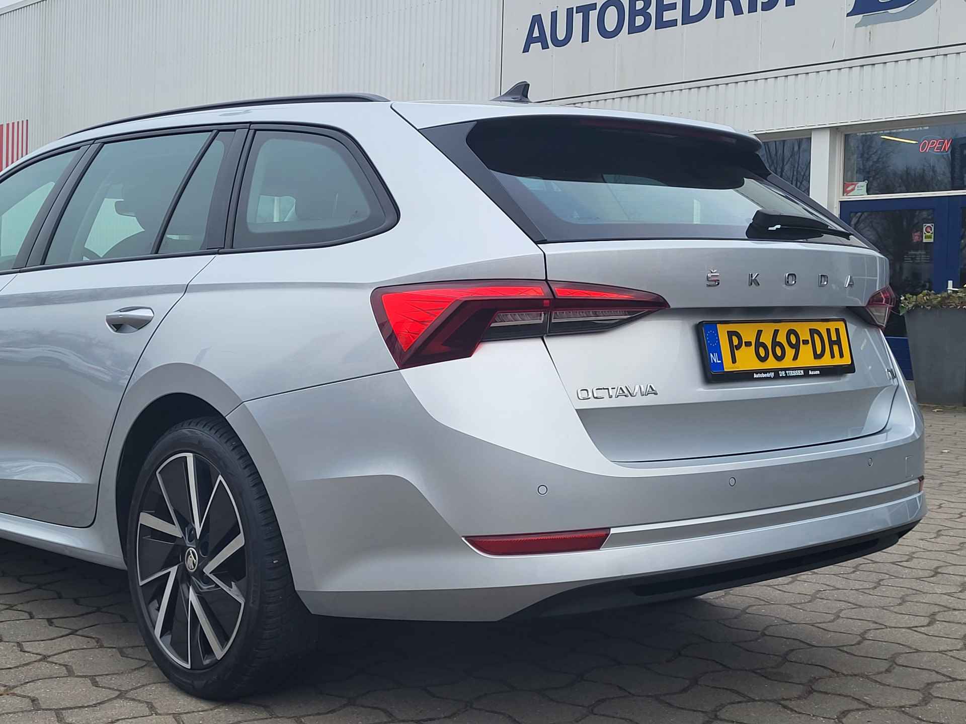 Škoda Octavia Combi 1.4 TSI iV PHEV Business Edition Plus, Rijklaar met beurt & garantie! - 34/37