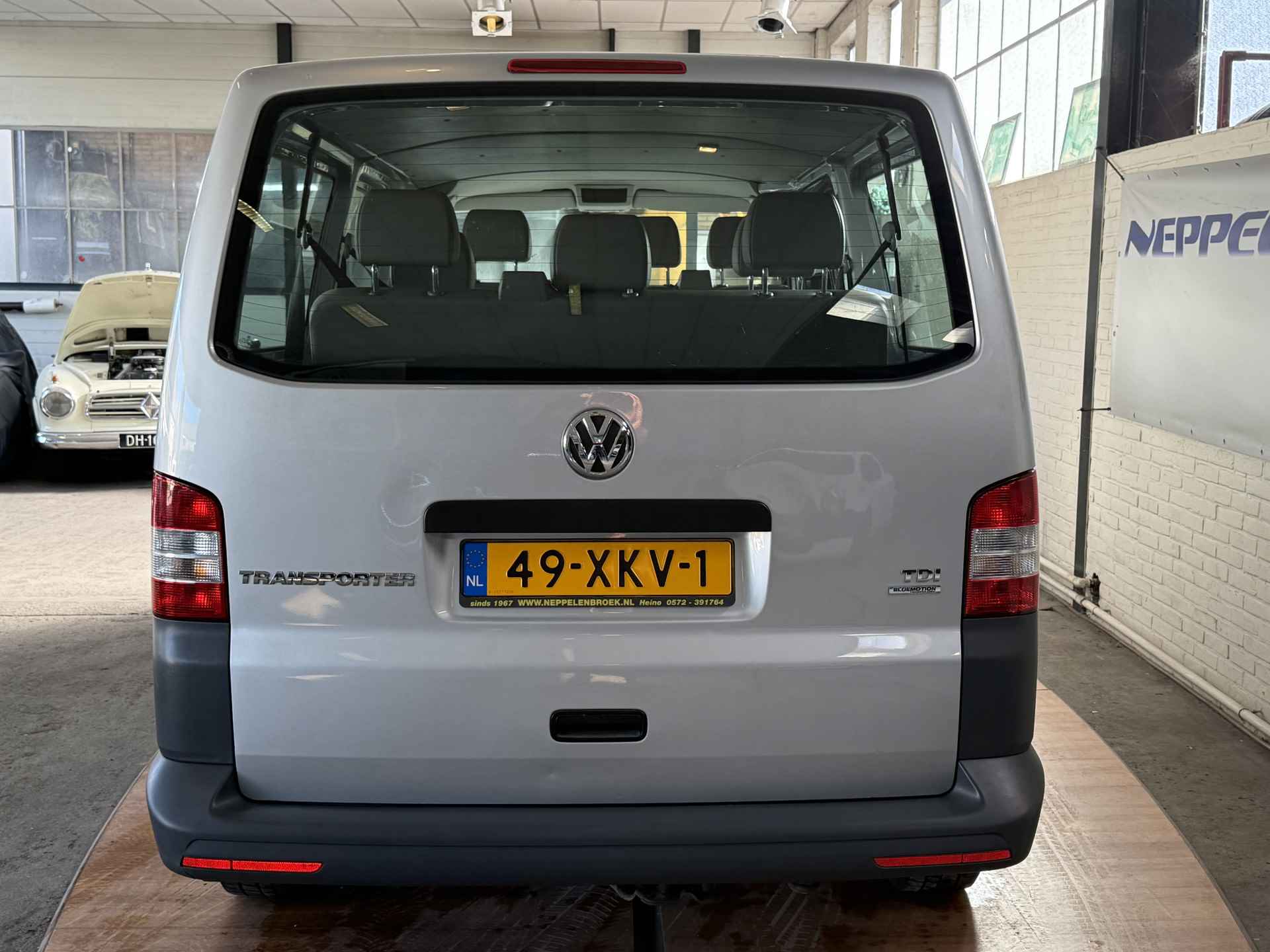 Volkswagen Transporter Kombi 2.0 TDI L2H1 BM Comfortline - 9/18