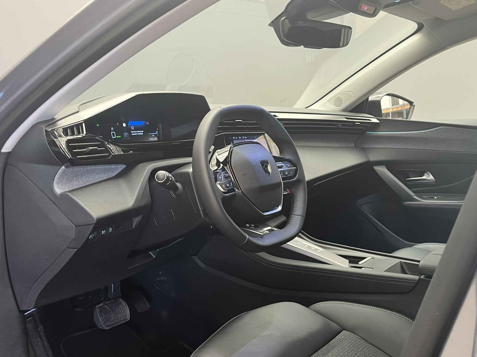 Peugeot 308 SW 1.6 HYbrid 180PK Allure Pack Business | Camera | Stoelverwarming | Parkeersensoren Rondom | 17" Lichtmetaal | Apple/Android Carplay | Leder/Stof - 5/31