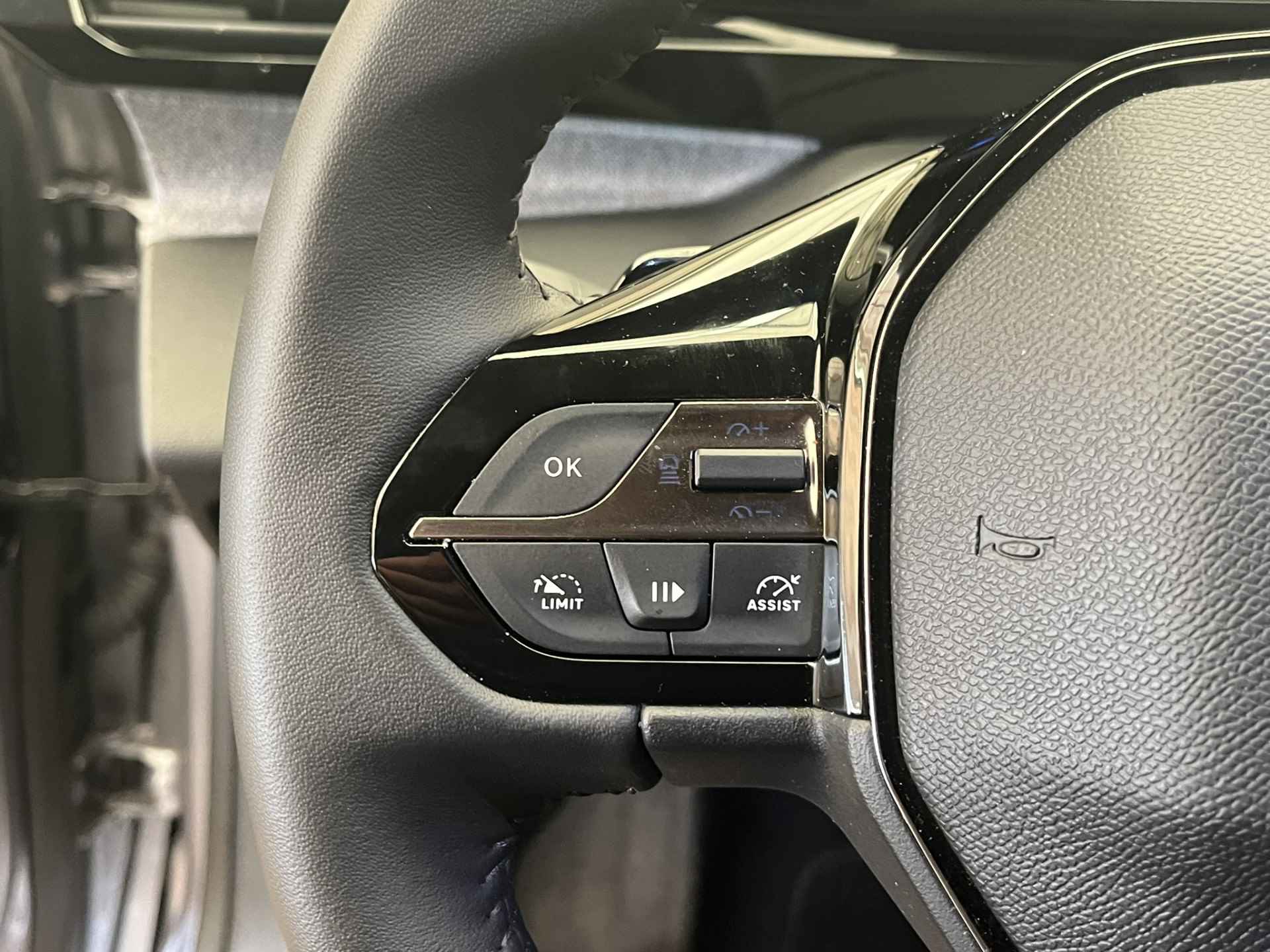 Peugeot 308 SW 1.6 HYbrid 180PK Allure Pack Business | Camera | Stoelverwarming | Parkeersensoren Rondom | 17" Lichtmetaal | Apple/Android Carplay | Leder/Stof - 20/31