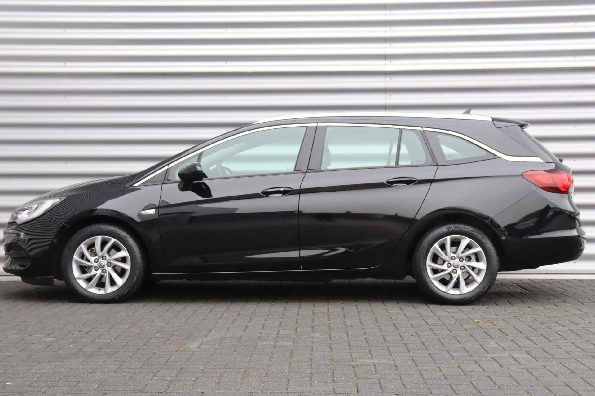 Opel Astra SPORTS TOURER 1.2 TURBO 130PK ELEGANCE+ / NAVI / LEDER / CLIMA / AGR / PDC / 16" LMV / CAMERA / KEYLESS / LED-MATRIX / FULL-OPTI - 2/43