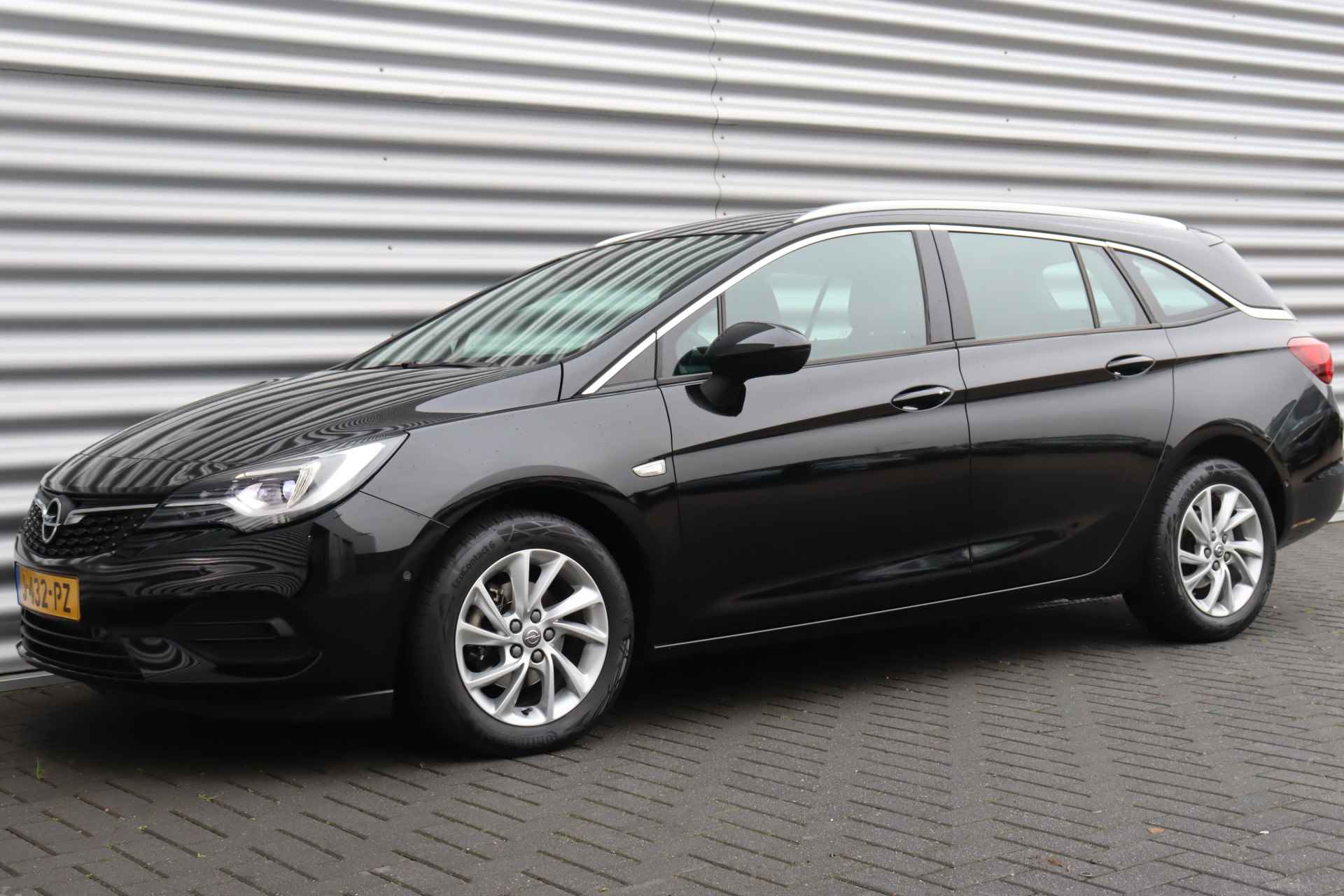 Opel Astra SPORTS TOURER 1.2 TURBO 130PK ELEGANCE+ / NAVI / LEDER / CLIMA / AGR / PDC / 16" LMV / CAMERA / KEYLESS / LED-MATRIX / FULL-OPTI - 6/43