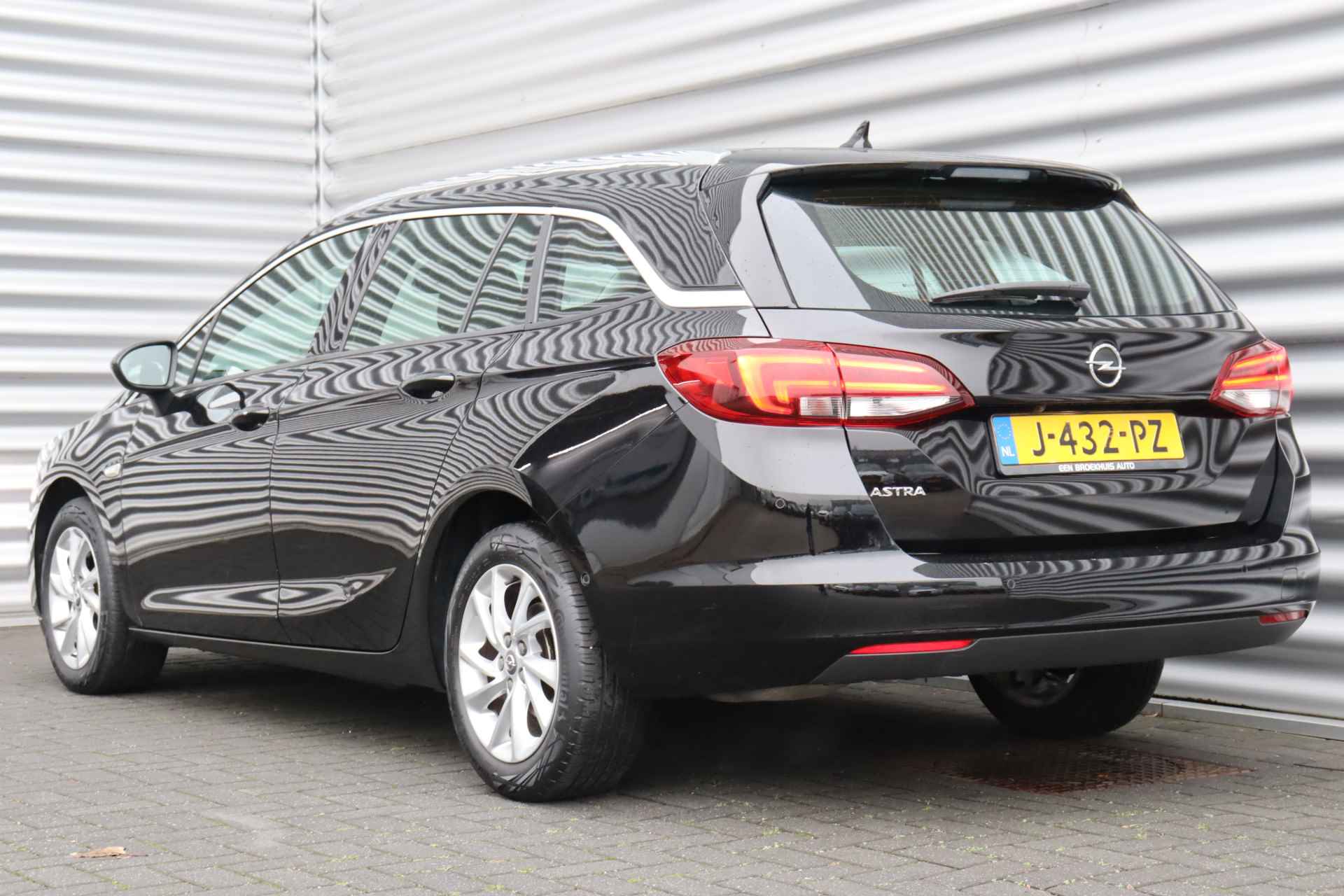 Opel Astra SPORTS TOURER 1.2 TURBO 130PK ELEGANCE+ / NAVI / LEDER / CLIMA / AGR / PDC / 16" LMV / CAMERA / KEYLESS / LED-MATRIX / FULL-OPTI - 9/43