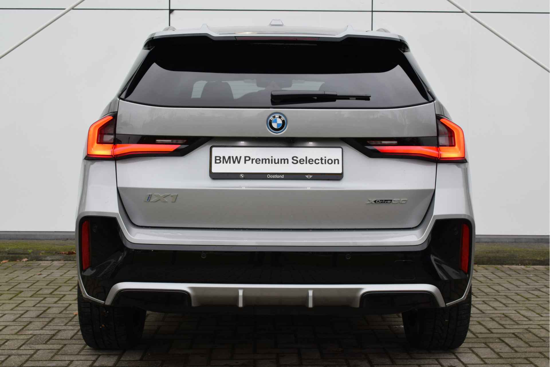BMW iX1 xDrive30 High Executive M Sport 67 kWh / Sportstoelen / Adaptief M Onderstel / Parking Assistant Plus / Adaptieve LED / Memory Seats / Comfort Access / Harman-Kardon - 9/29