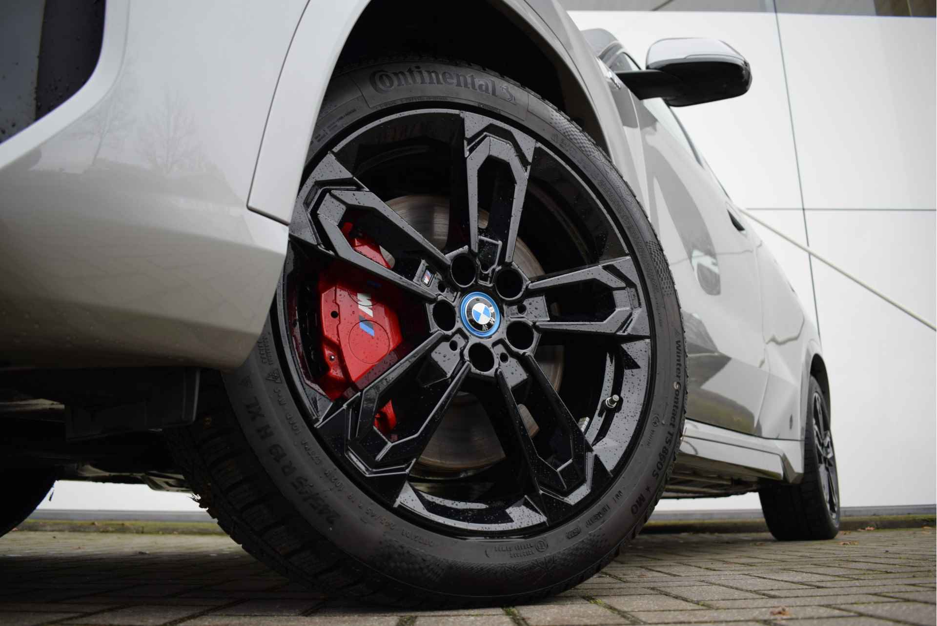 BMW iX1 xDrive30 High Executive M Sport 67 kWh / Sportstoelen / Adaptief M Onderstel / Parking Assistant Plus / Adaptieve LED / Memory Seats / Comfort Access / Harman-Kardon - 14/29